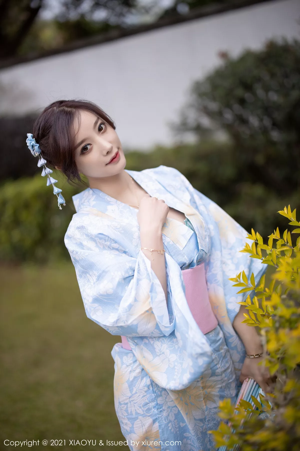 秀人集.com_[XiaoYu画语界]Vol.482_女神杨晨晨sugar厦门旅拍户外日式和服系列半脱撩人诱惑写真80P