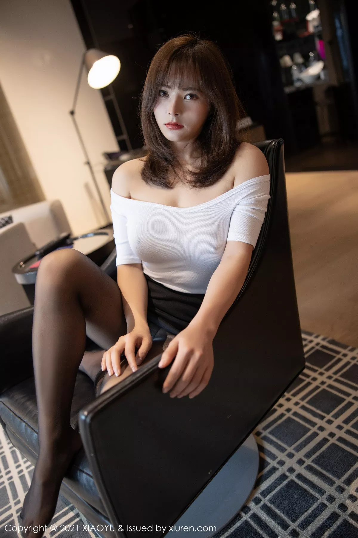 秀人集.com_[XiaoYu画语界]Vol.488_嫩模奈沐子白上衣配黑短裙露黑丝裤袜秀丰满身材诱惑写真66P