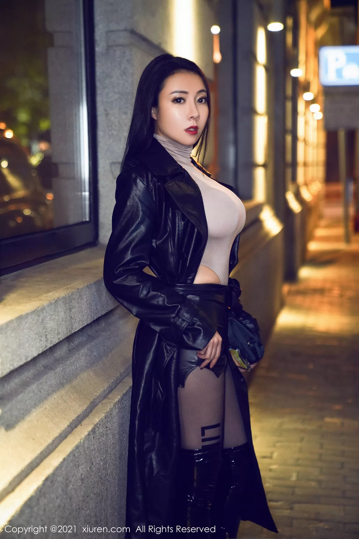 秀人集.com_[XiuRen秀人网]No.3207_御姐果儿Victoria江浙沪旅拍真空高叉连体衣配黑丝裤袜撩人诱惑写真50P