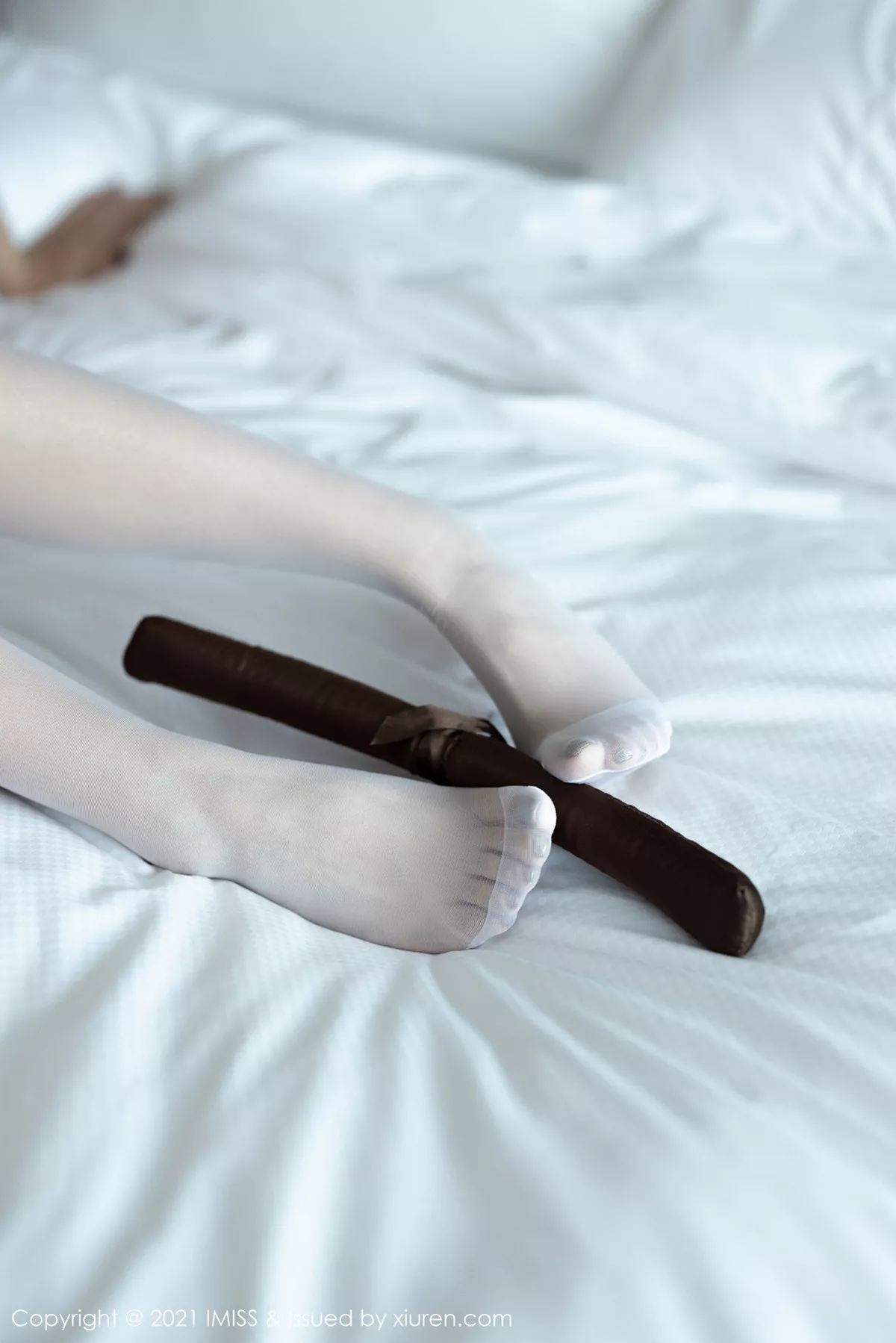 秀人集.com_[IMISS爱蜜社]Vol.565_嫩模萌白酱粉色护士制服主题床上白色蕾丝袜秀美腿诱惑写真66P