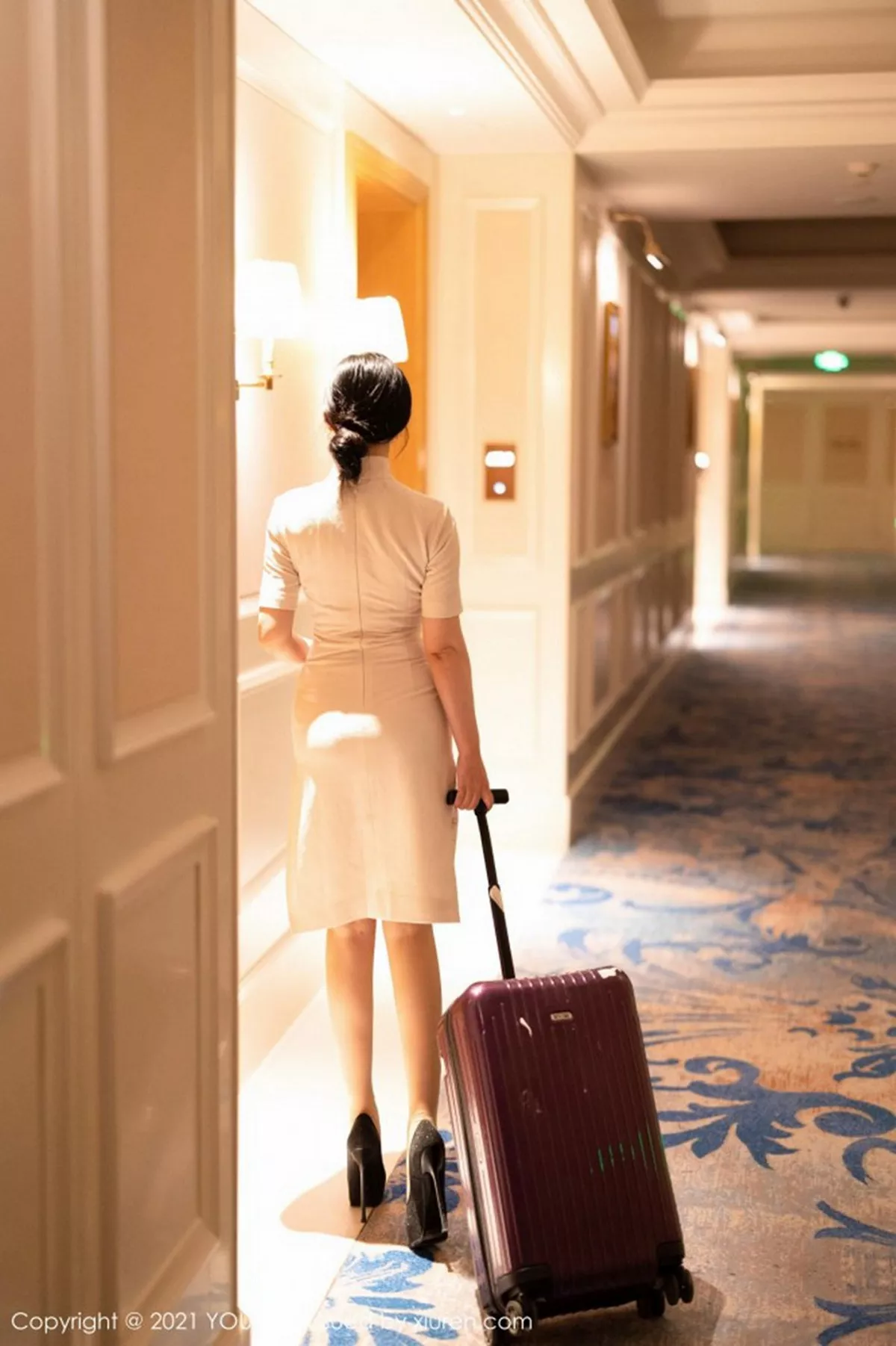 秀人集.com_[YouMi尤蜜荟]Vol.603_嫩模允爾剧情空姐女友主题床上蕾丝内衣配肉丝裤袜诱惑写真92P
