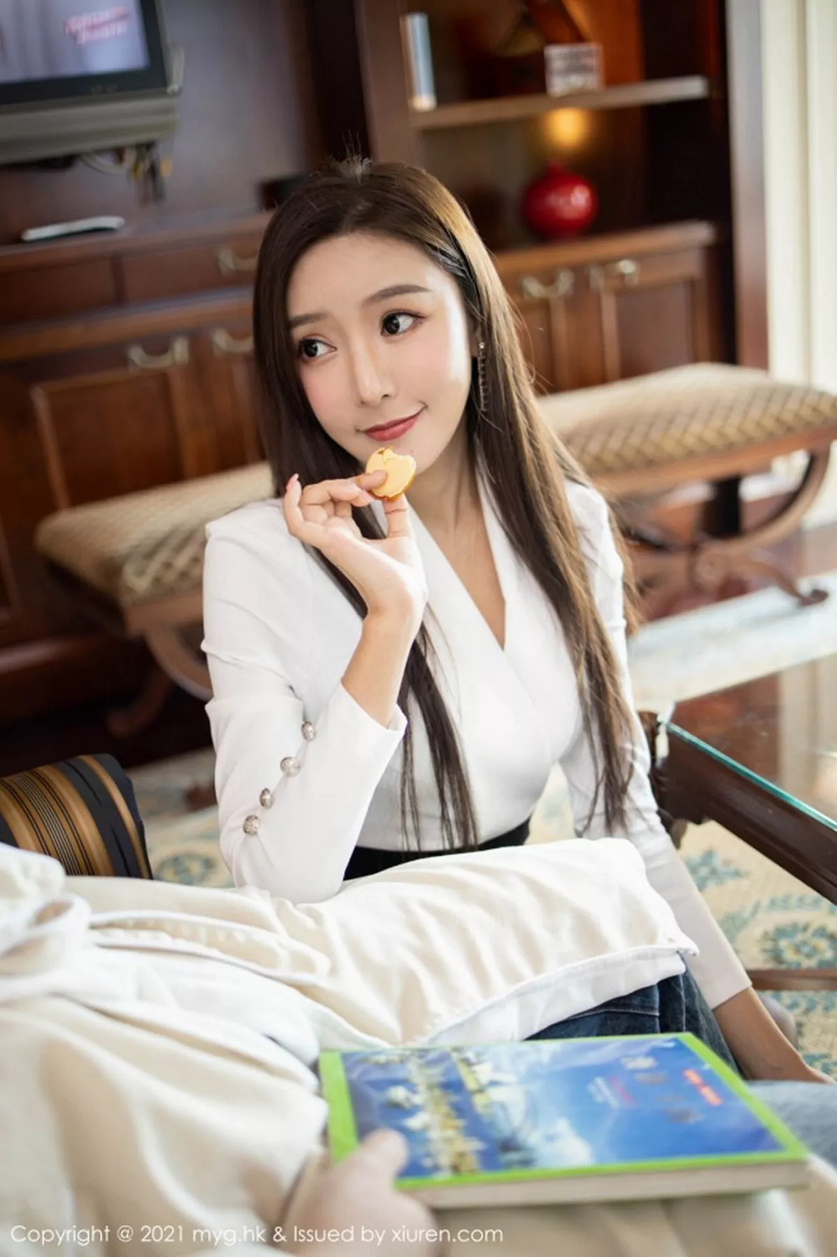 秀人集.com_[MyGirl美媛馆]Vol.492_女神王馨瑶yanni上司过生日主题黑裙下黑丝裤袜秀美腿诱惑写真88P