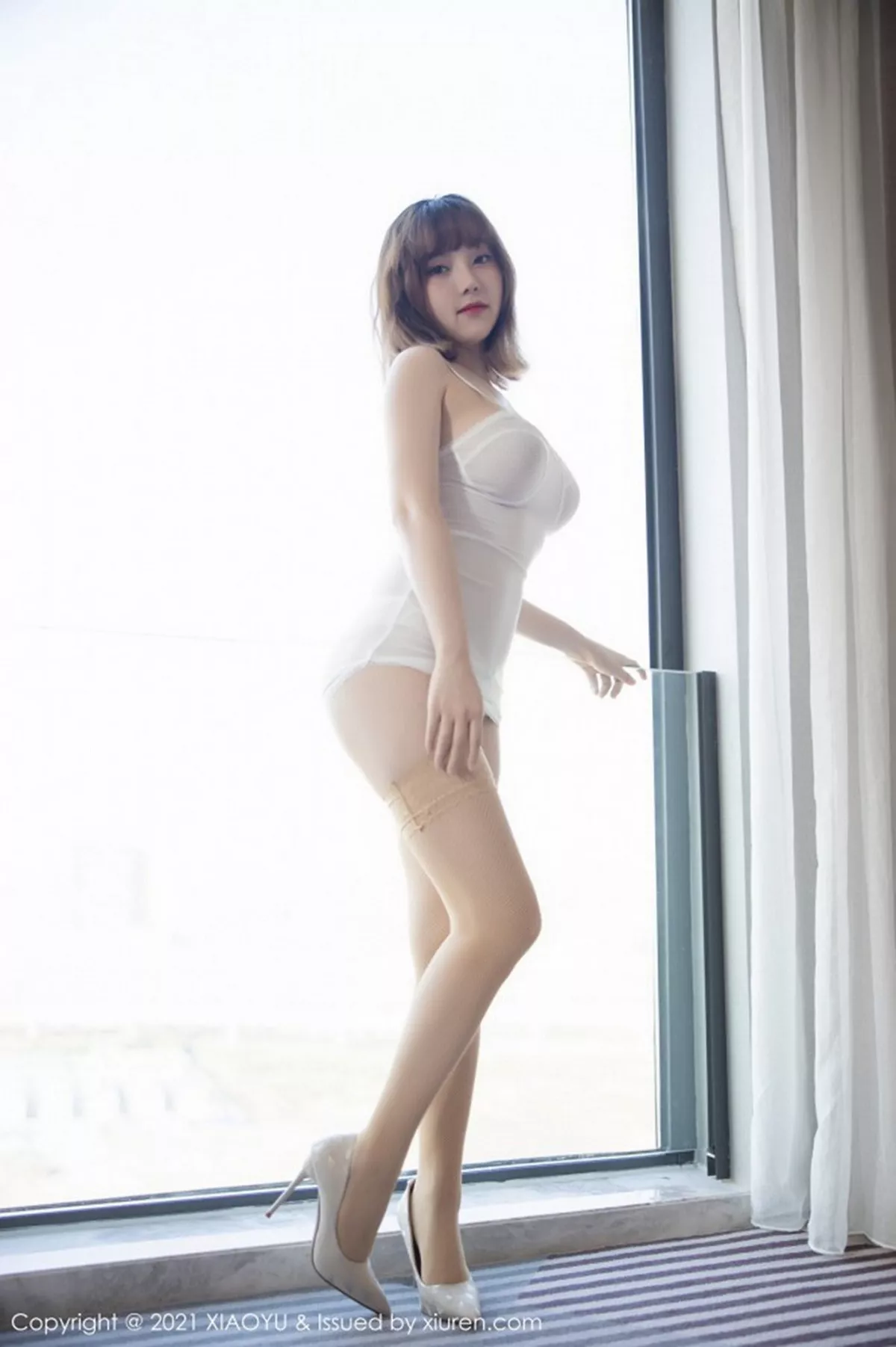 秀人集.com_[XiaoYu画语界]Vol.474_嫩模豆瓣酱私房床上白色吊带内衣配蕾丝内裤超薄肉丝诱惑写真70P