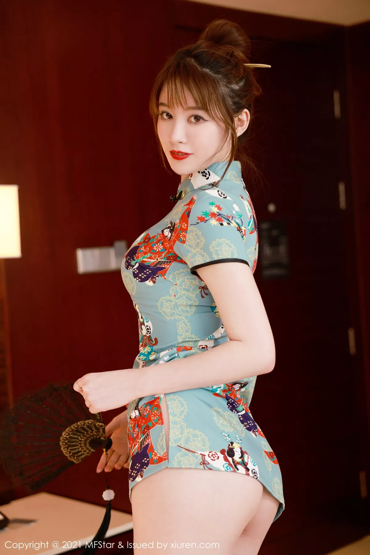 秀人集.com_[MFStar模范学院]Vol.471_嫩模yoo优优三亚旅拍私房古韵旗袍配肉丝裤袜极致魅惑写真64P