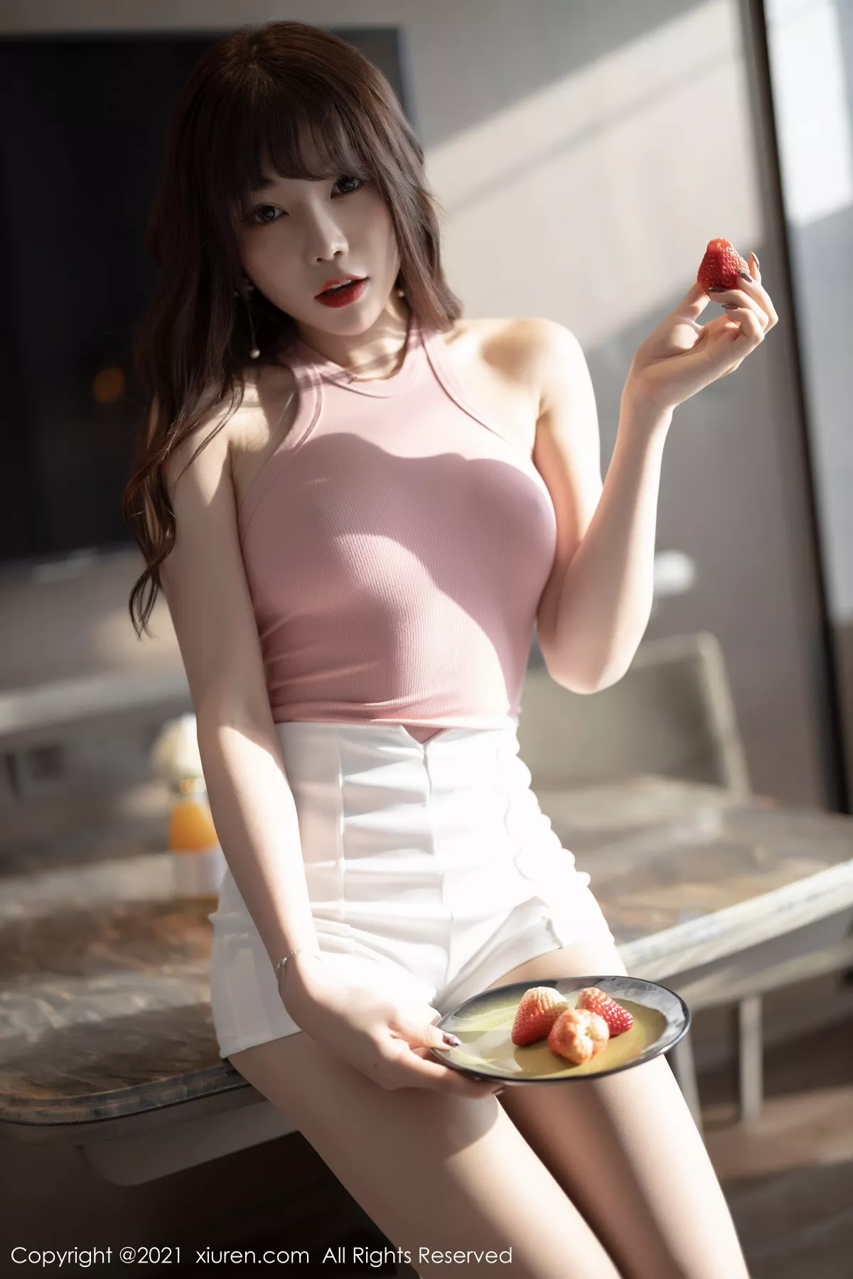 秀人集.com_[XiuRen秀人网]No.3245_女神芝芝Booty私房粉色紧身衣配肉丝裤袜秀完美身材诱惑写真77P