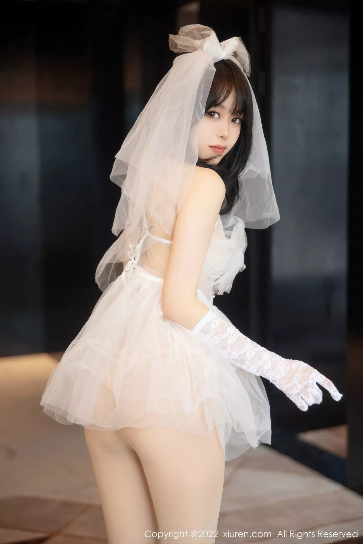 秀人集.com_[XiuRen秀人网]No.5212_模特奶瓶私房性感白色婚纱服饰配白色丝袜秀翘臀美腿诱惑写真89P