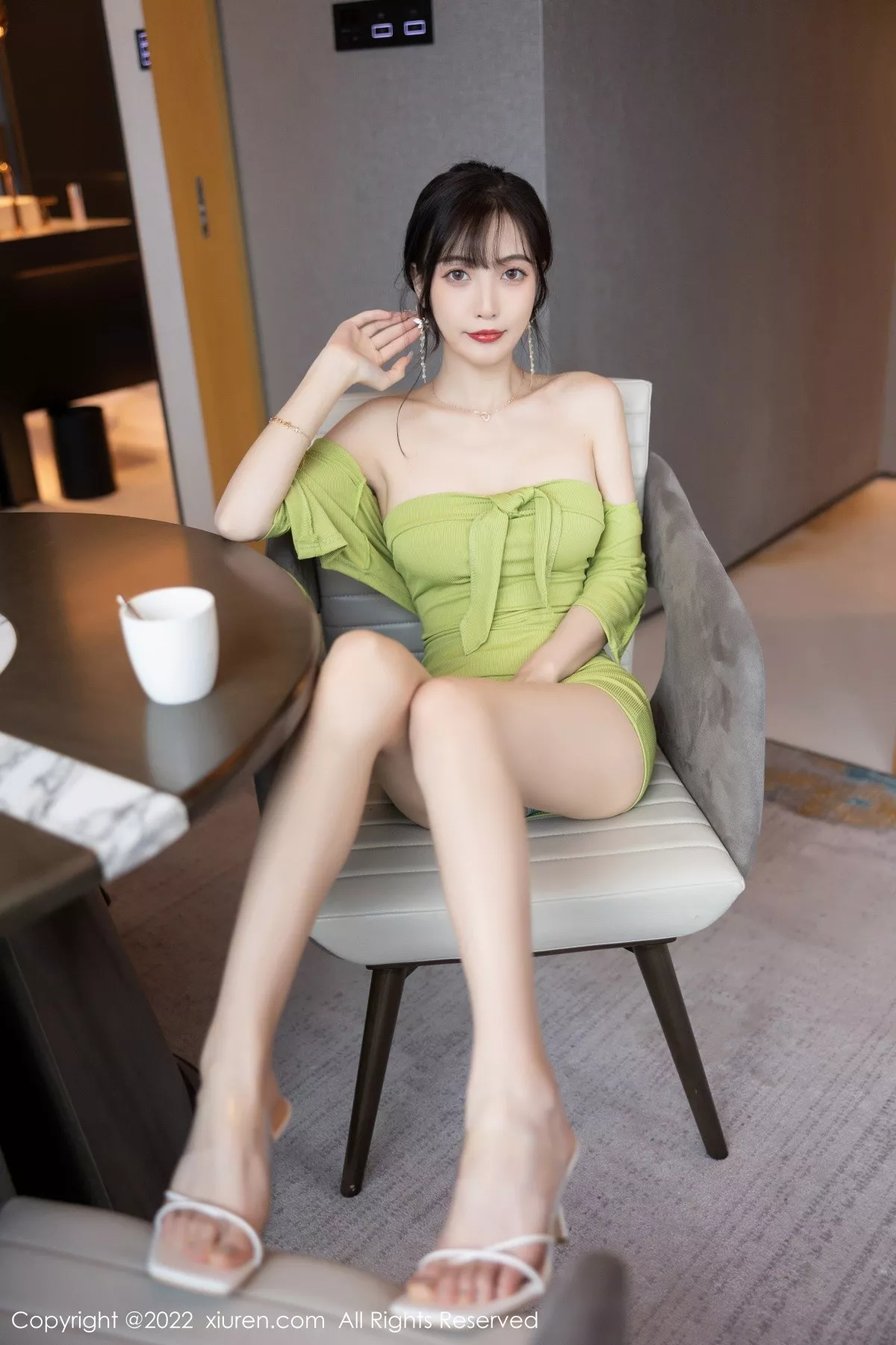 秀人集.com_[XiuRen秀人网]No.5211_模特林星阑私房性感绿色露肩连衣短裙半脱露曼妙身材诱惑写真92P