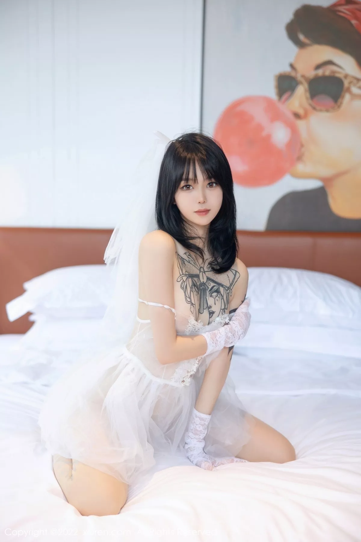 秀人集.com_[XiuRen秀人网]No.5212_模特奶瓶私房性感白色婚纱服饰配白色丝袜秀翘臀美腿诱惑写真89P