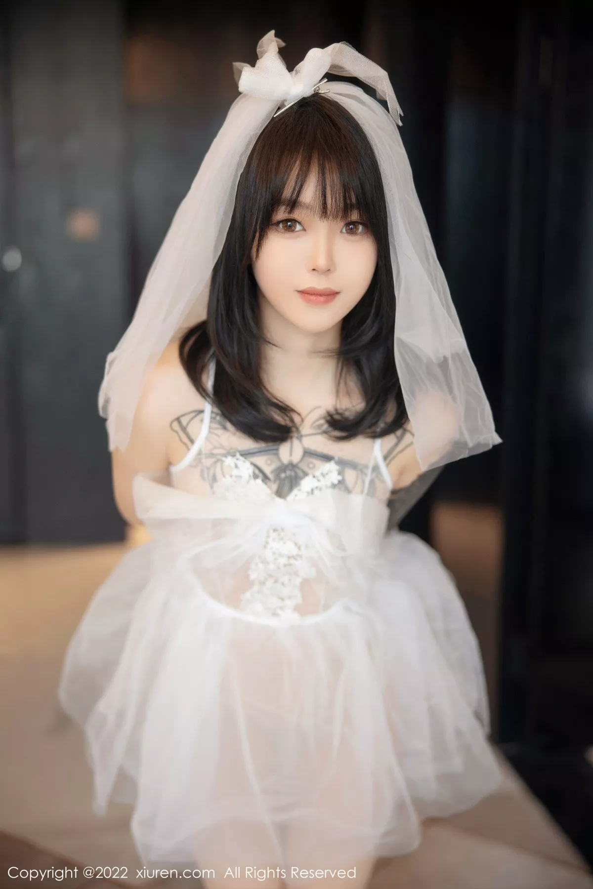 秀人集.com_[XiuRen秀人网]No.5212_模特奶瓶私房性感白色婚纱服饰配白色丝袜秀翘臀美腿诱惑写真89P