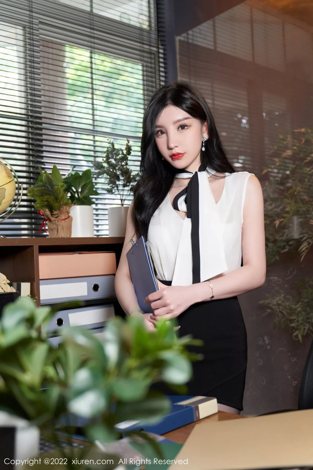 秀人集.com_[XiuRen秀人网]No.5217_女神周于希Sally心愿旅拍私房超薄闪亮黑丝秀翘臀美腿诱惑写真76P