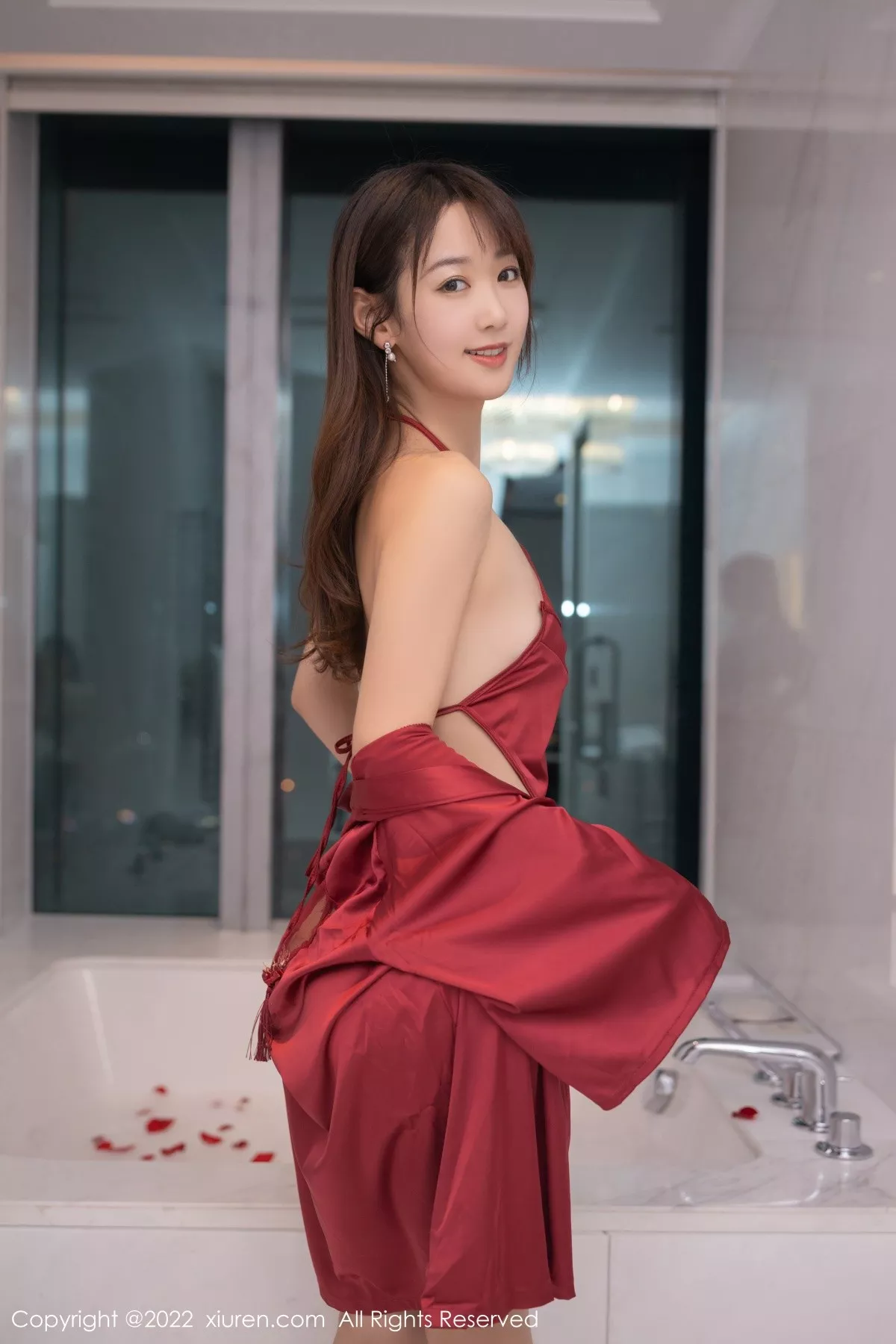 秀人集.com_[XiuRen秀人网]No.5226_模特唐安琪广州-云南旅拍酒店浴缸红色服饰秀完美身材诱惑写真78P
