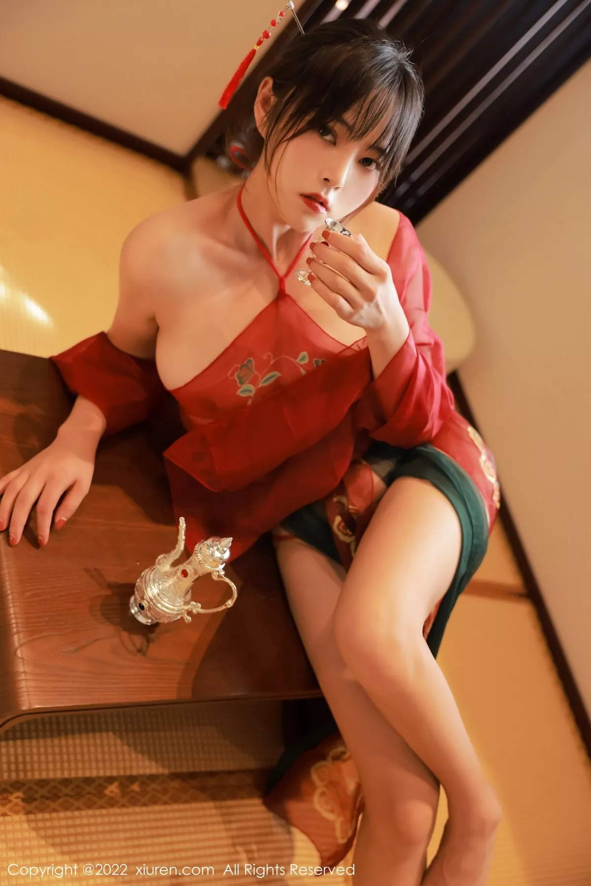秀人集.com_[XiuRen秀人网]No.5222_模特奈沐子澳门旅拍室内场景红色轻透古装肚兜配丁字裤诱惑写真47P