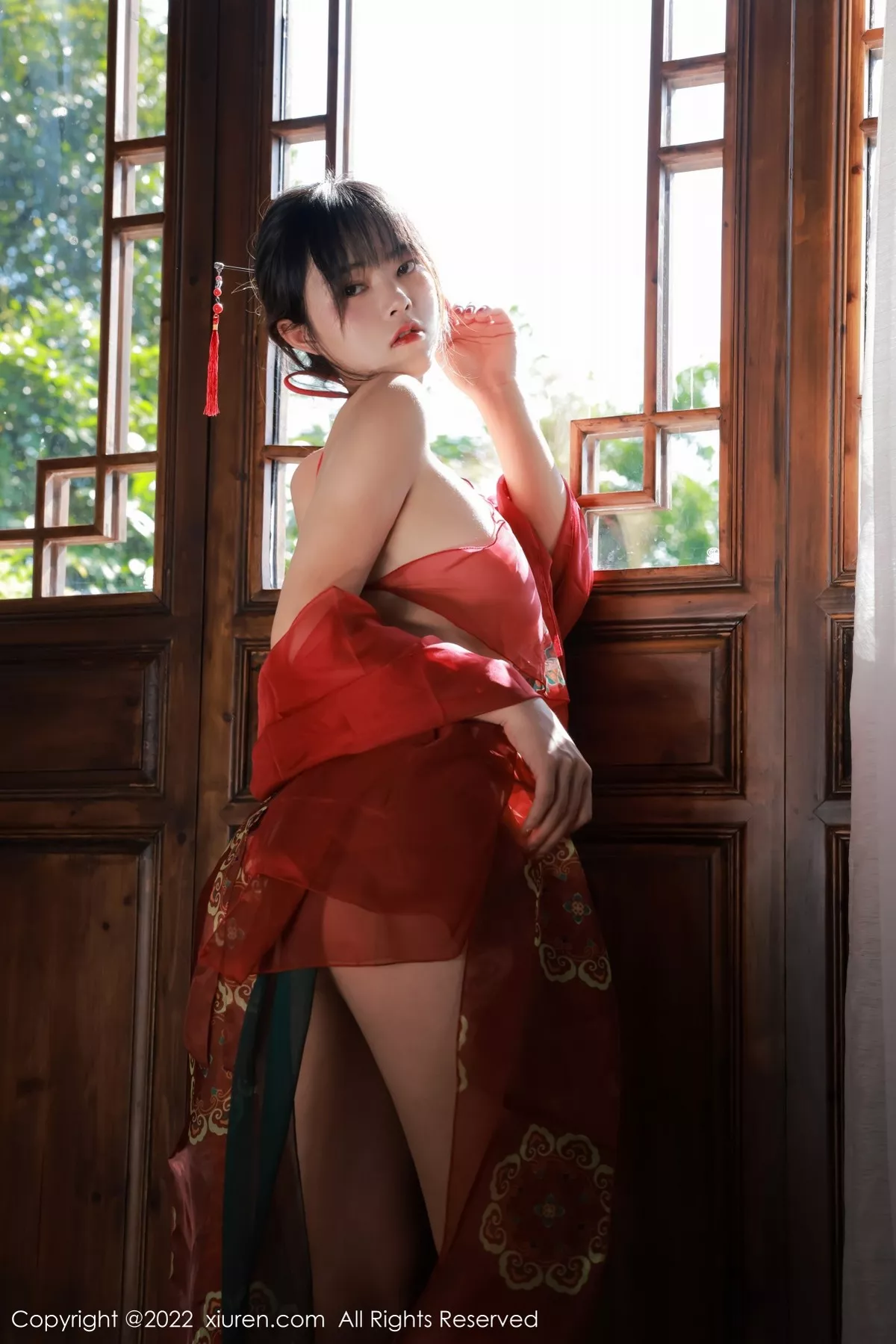 秀人集.com_[XiuRen秀人网]No.5222_模特奈沐子澳门旅拍室内场景红色轻透古装肚兜配丁字裤诱惑写真47P
