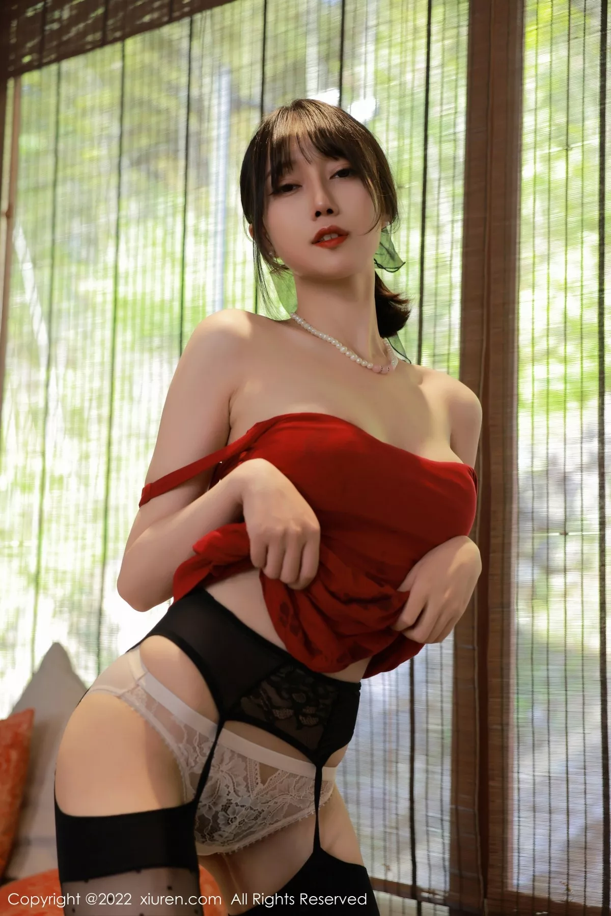秀人集.com_[XiuRen秀人网]No.5231_模特玥儿玥er澳门旅拍性感红色连衣裙配魅惑黑丝撩人诱惑写真52P