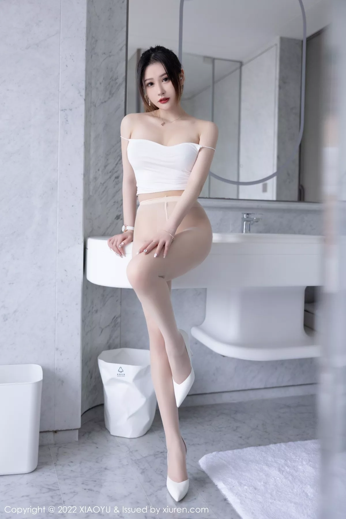 秀人集.com_[XiaoYu画语界]Vol.813_模特张欣欣私房浴室白色轻透吊带配超薄无内肉丝撩人诱惑写真73P