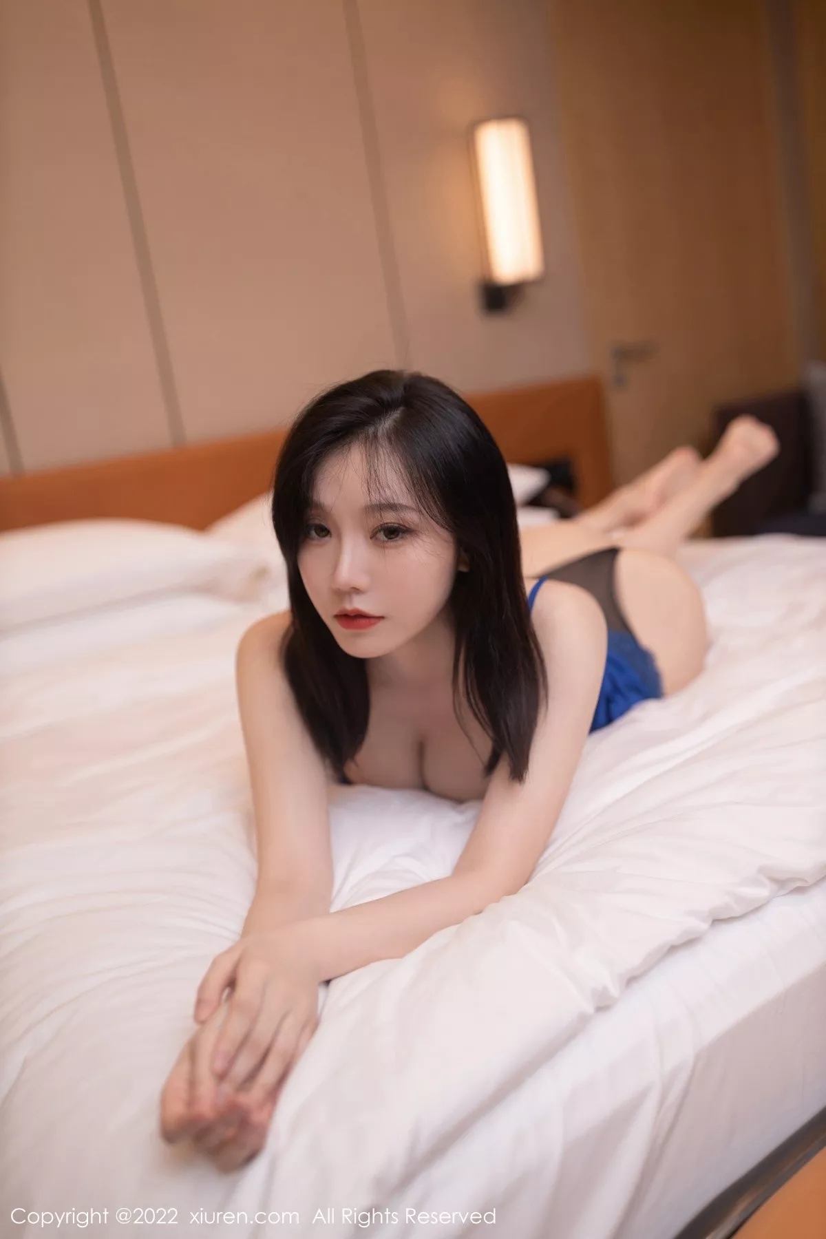 秀人集.com_[XiuRen秀人网]No.5230_模特安然anran广州-云南旅拍室内蕾丝内衣配开档黑丝诱惑写真77P