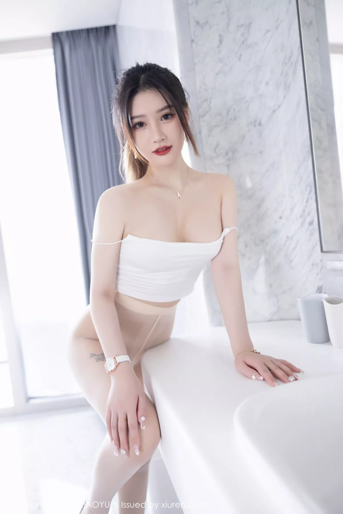 秀人集.com_[XiaoYu画语界]Vol.813_模特张欣欣私房浴室白色轻透吊带配超薄无内肉丝撩人诱惑写真73P