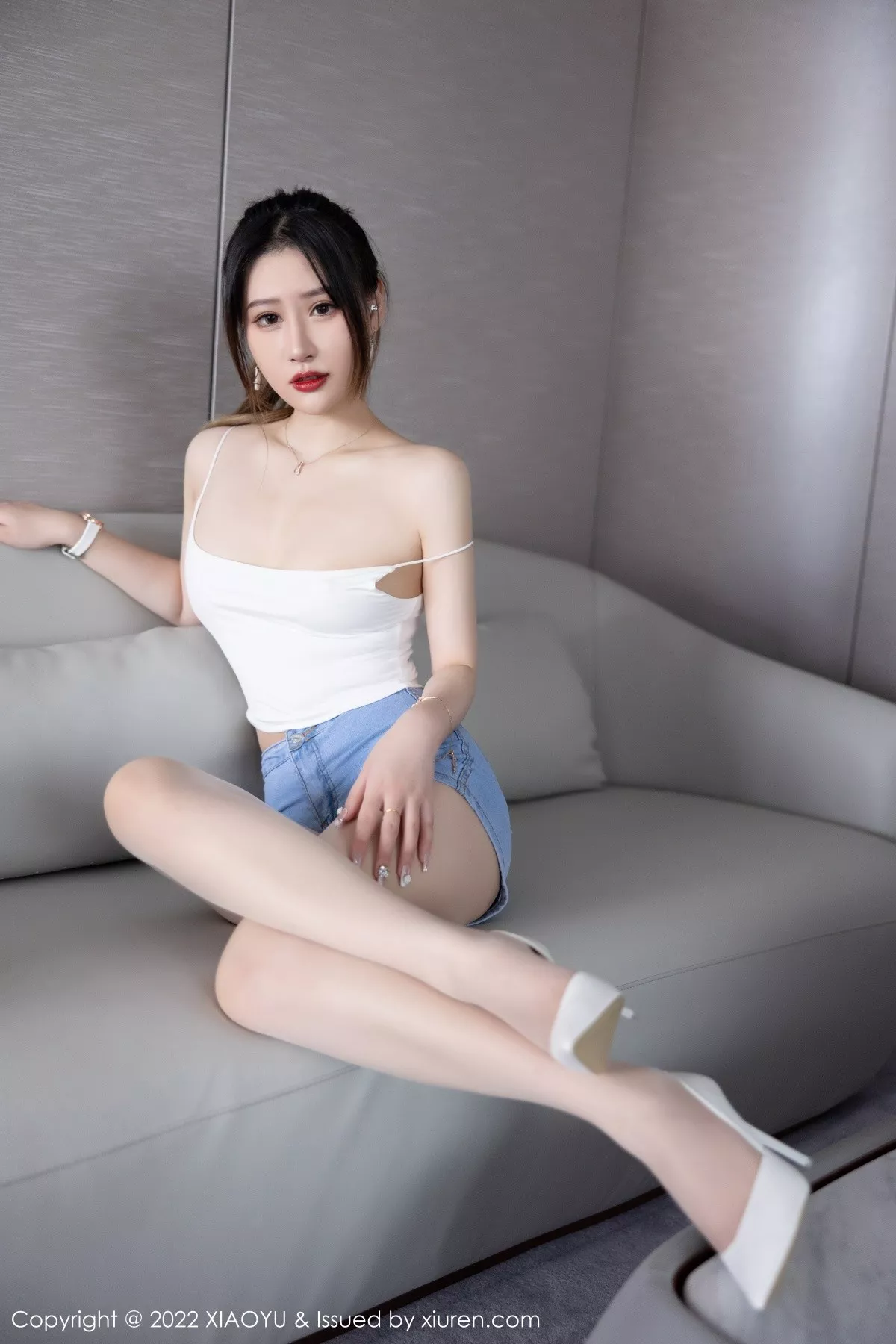 秀人集.com_[XiaoYu画语界]Vol.813_模特张欣欣私房浴室白色轻透吊带配超薄无内肉丝撩人诱惑写真73P