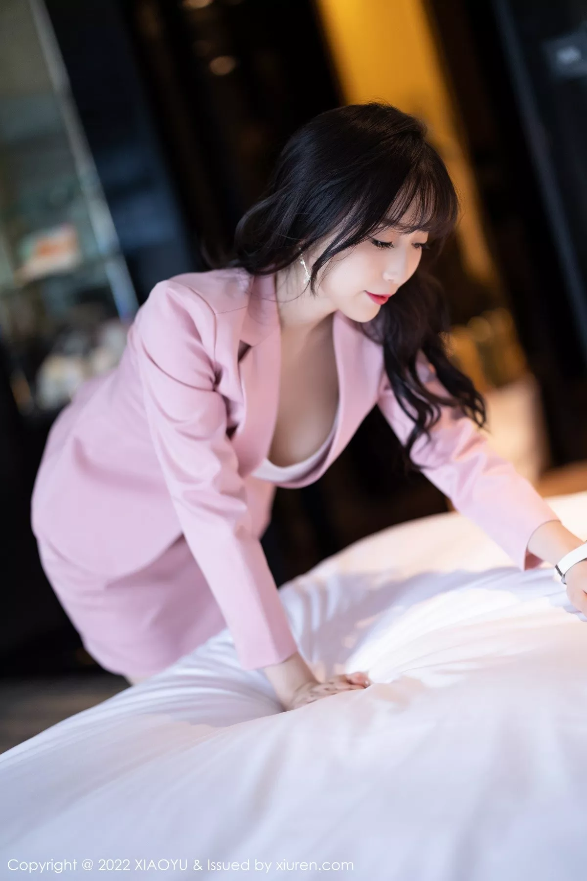 秀人集.com_[XiaoYu画语界]Vol.815_模特林星阑脱粉色职业装露性感白色蕾丝内衣配超薄肉丝诱惑写真86P