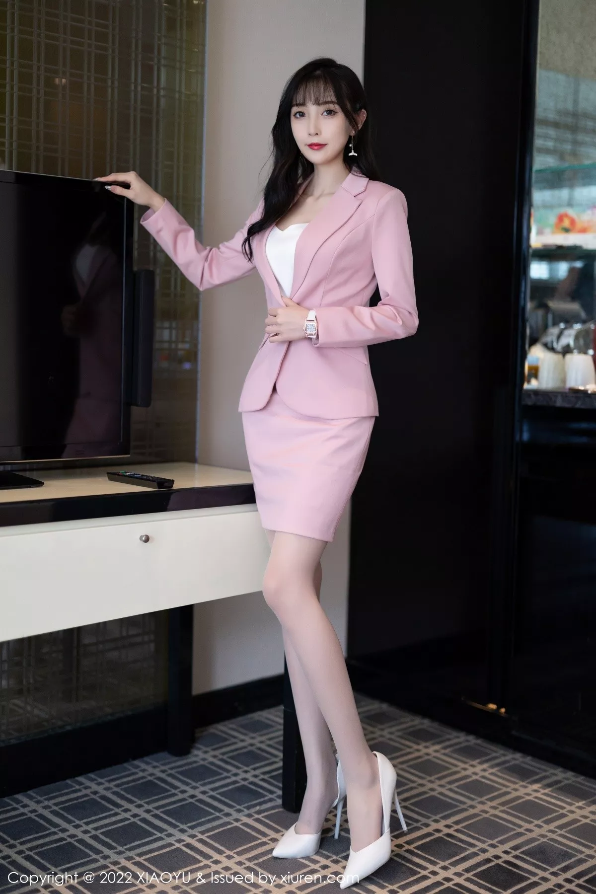 秀人集.com_[XiaoYu画语界]Vol.815_模特林星阑脱粉色职业装露性感白色蕾丝内衣配超薄肉丝诱惑写真86P