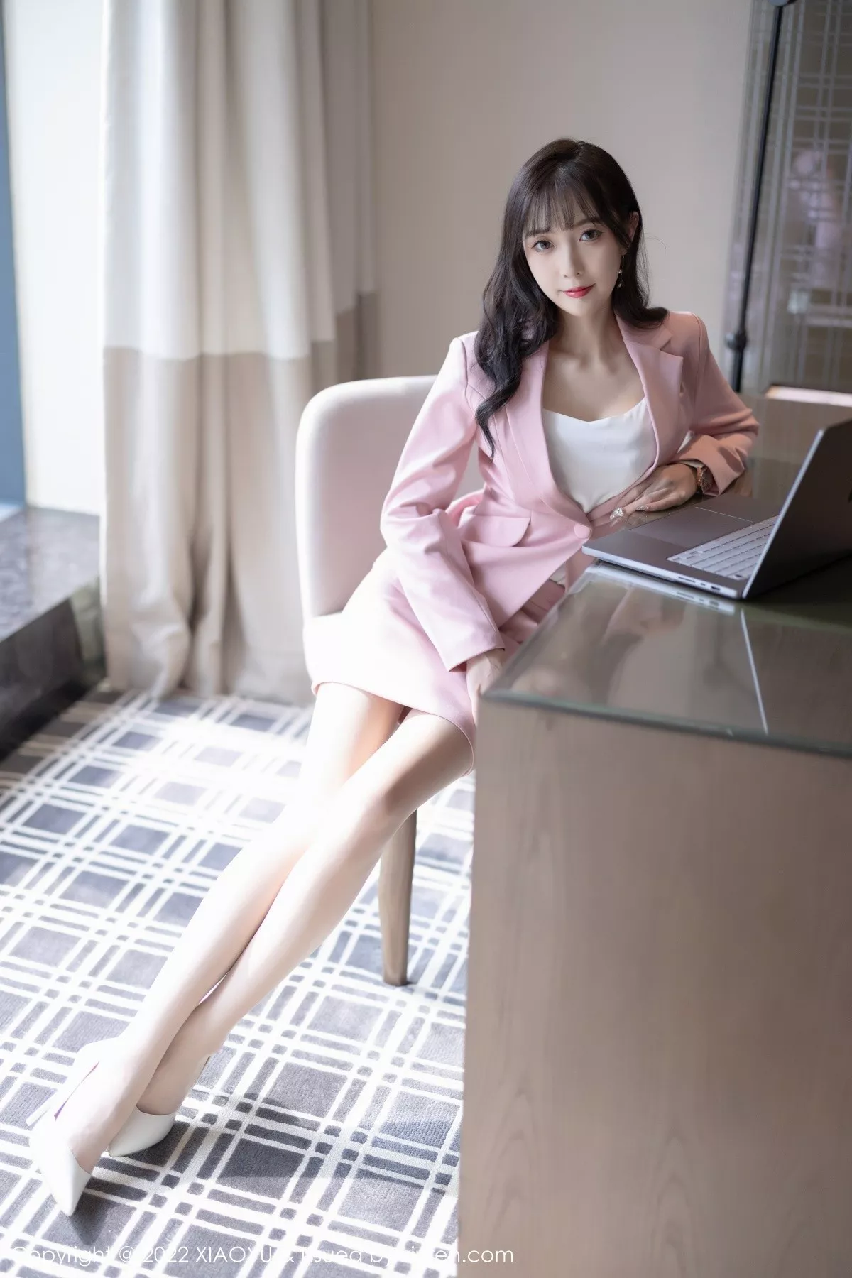 秀人集.com_[XiaoYu画语界]Vol.815_模特林星阑脱粉色职业装露性感白色蕾丝内衣配超薄肉丝诱惑写真86P