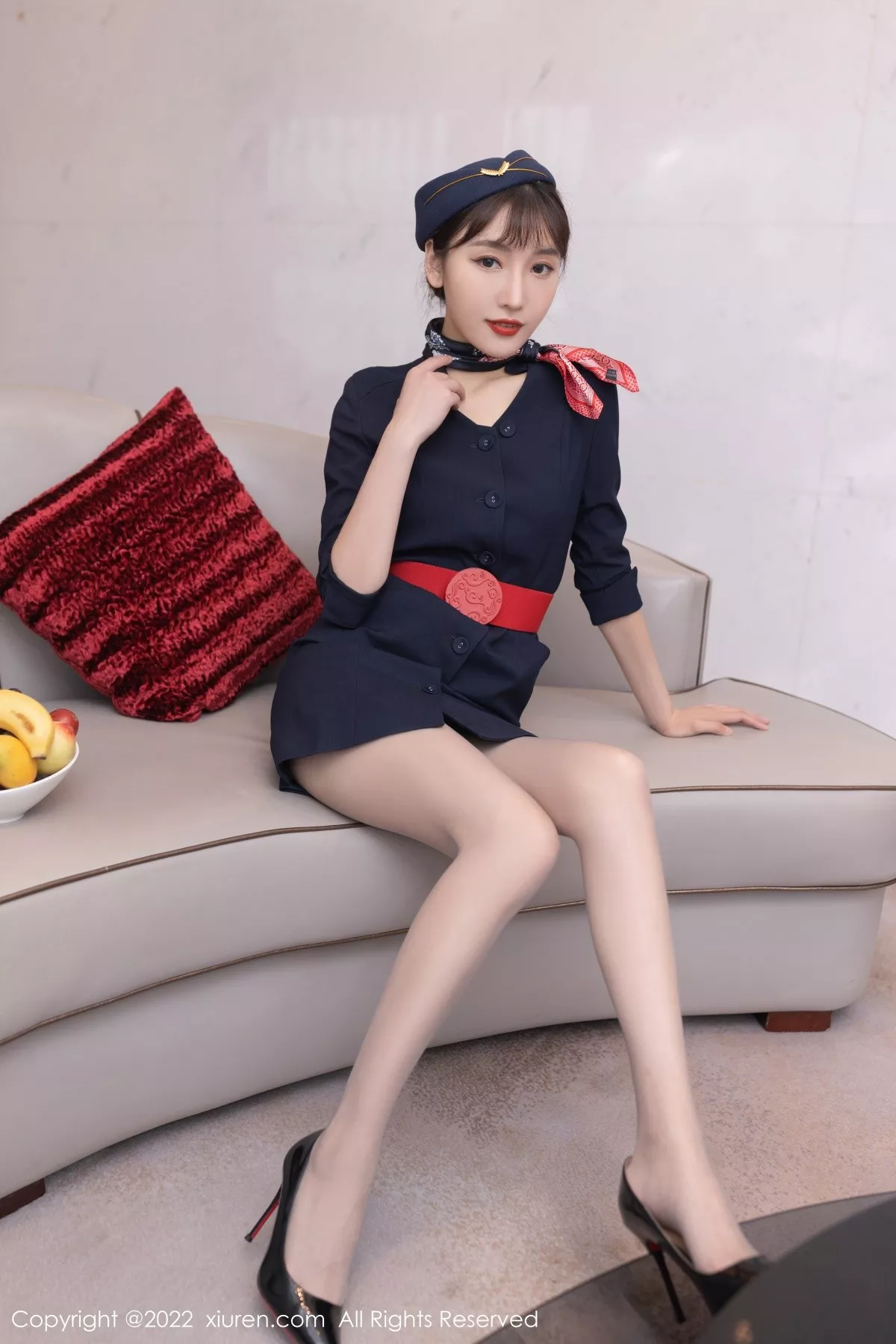 秀人集.com_[XiuRen秀人网]No.5245_模特陆萱萱广州-云南旅拍脱深蓝色空姐制服露蕾丝内衣诱惑写真73P