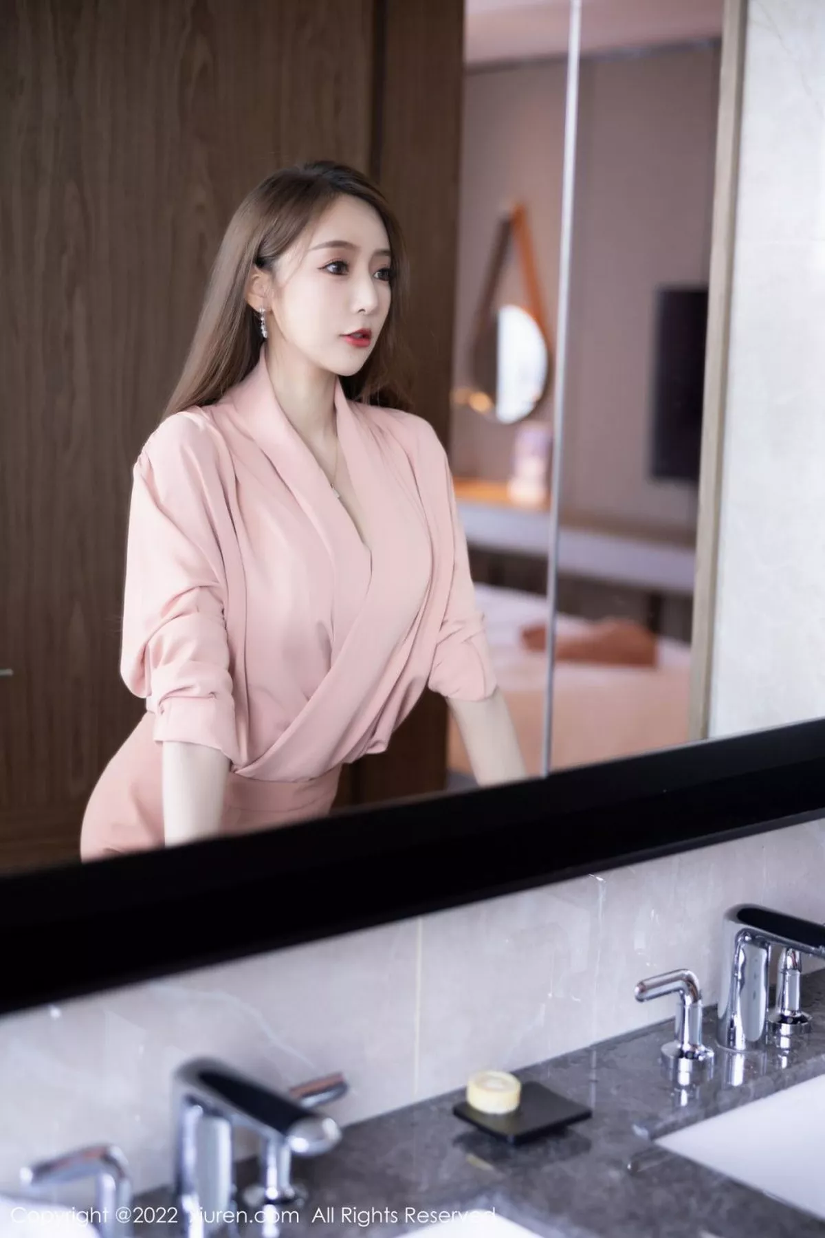 秀人集.com_[XiuRen秀人网]No.5257_女神王馨瑶yanni粉色套装半脱露黑色蕾丝内衣超薄肉丝诱惑写真86P