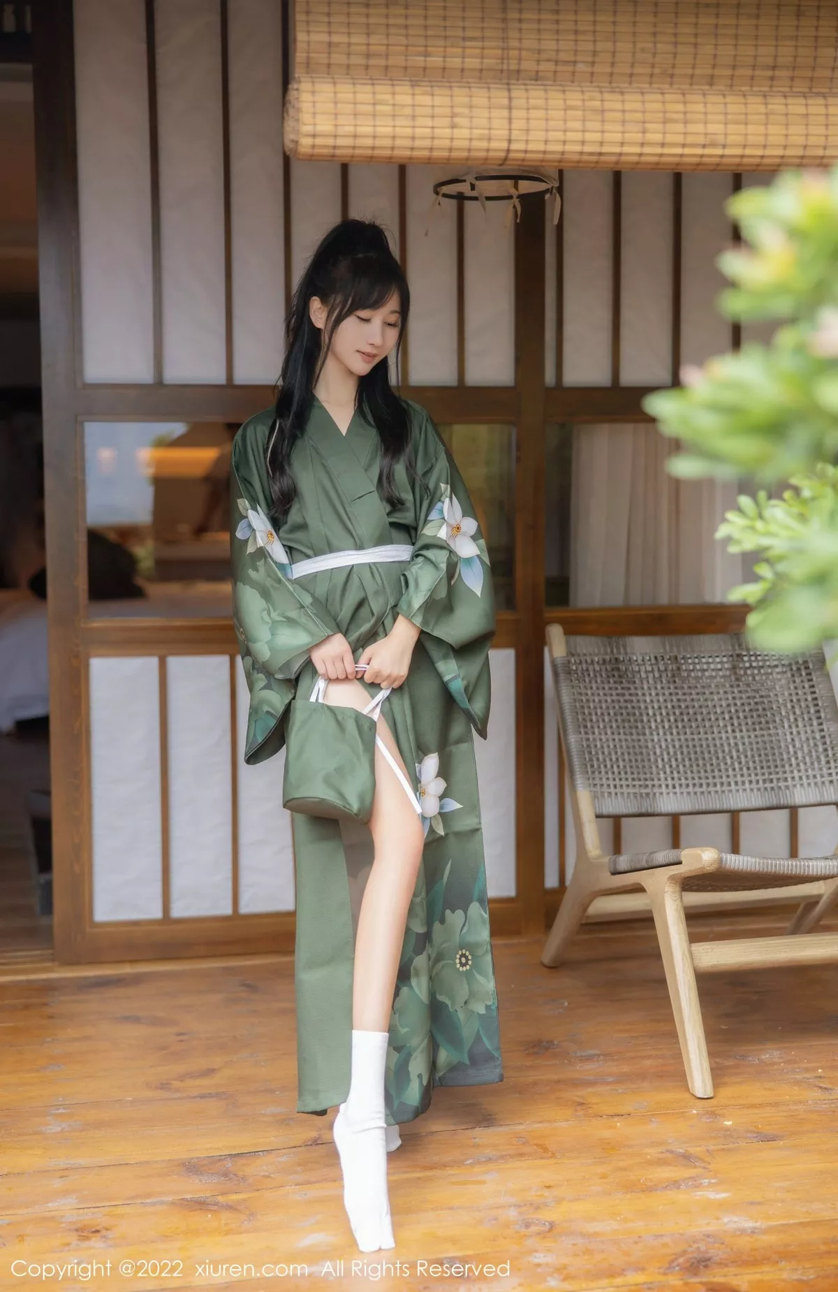秀人集.com_[XiuRen秀人网]No.5256_女神小果冻儿大理旅拍私房暗绿色真空和服秀完美身材诱惑写真85P