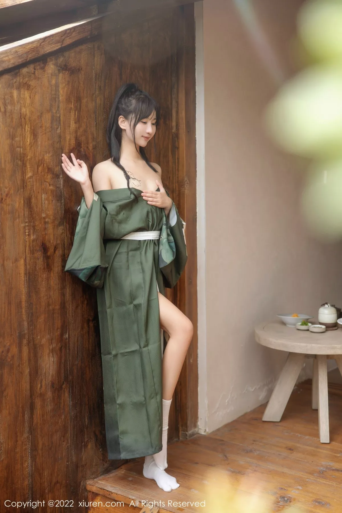 秀人集.com_[XiuRen秀人网]No.5256_女神小果冻儿大理旅拍私房暗绿色真空和服秀完美身材诱惑写真85P