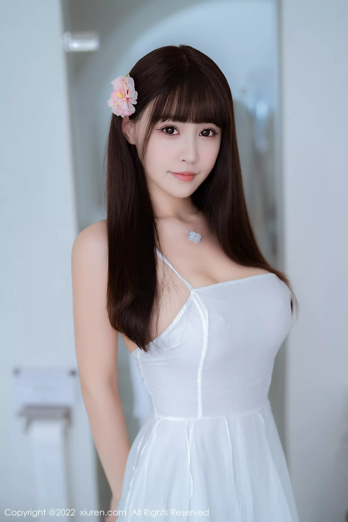秀人集.com_[XiuRen秀人网]No.5261_女神朱可儿Flora大理旅拍白色露肩吊带裙配白丝袜丰满诱惑写真114P