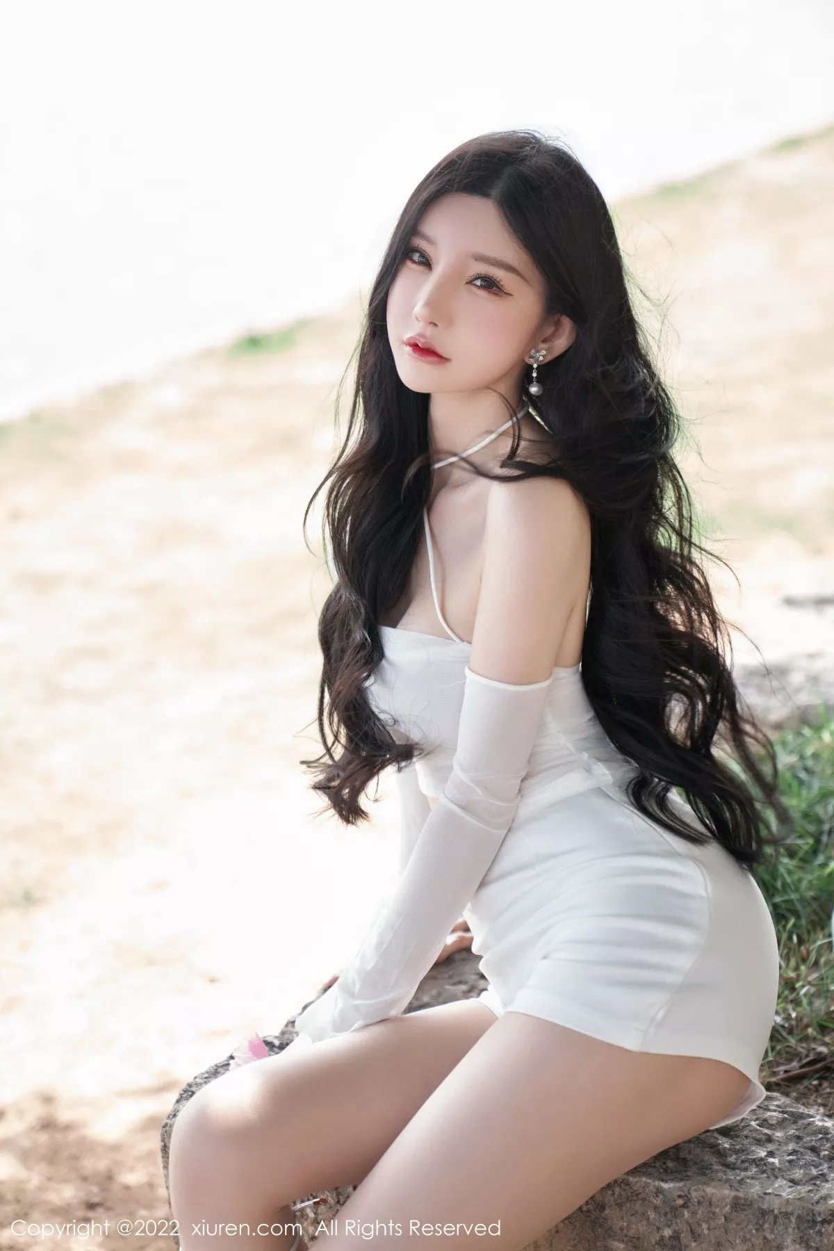 秀人集.com_[XiuRen秀人网]No.5271_女神周于希Sally心愿旅拍户外白色轻透服饰秀完美身材诱惑写真89P