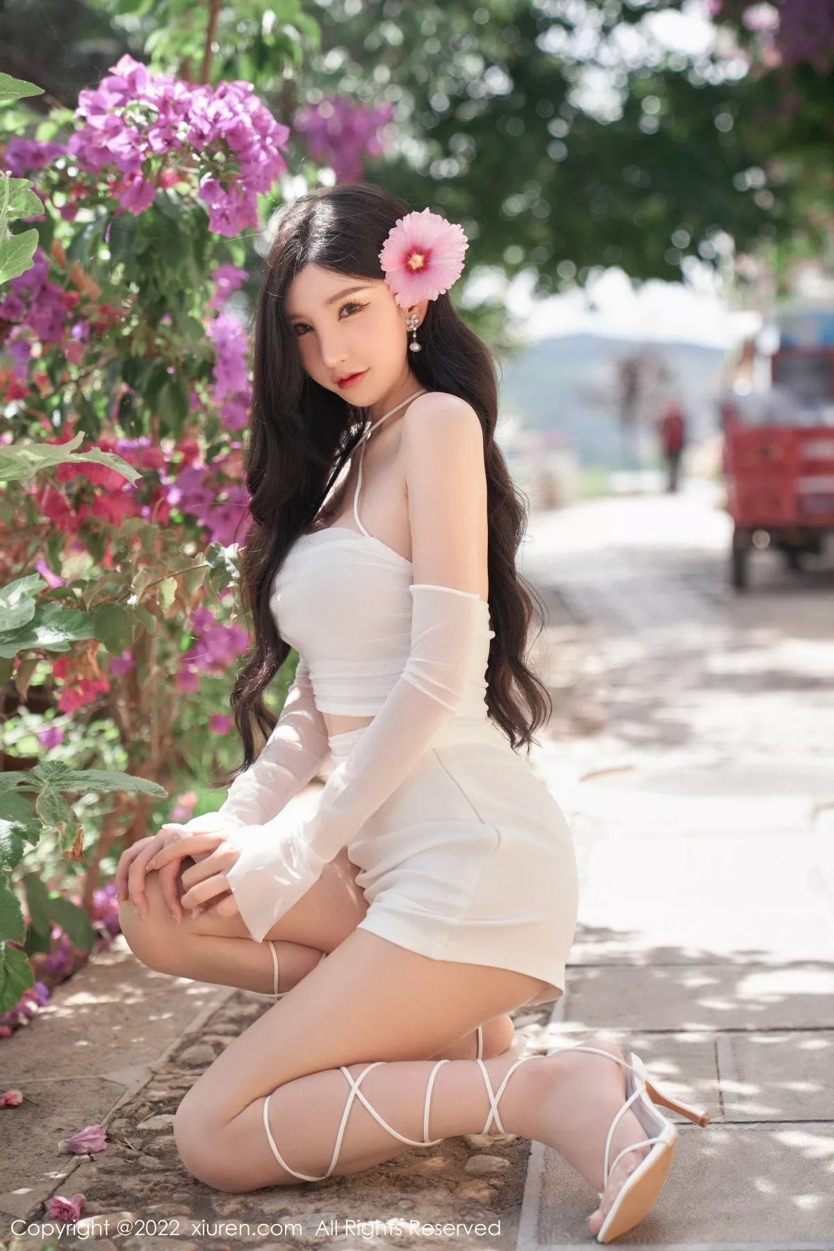 秀人集.com_[XiuRen秀人网]No.5271_女神周于希Sally心愿旅拍户外白色轻透服饰秀完美身材诱惑写真89P