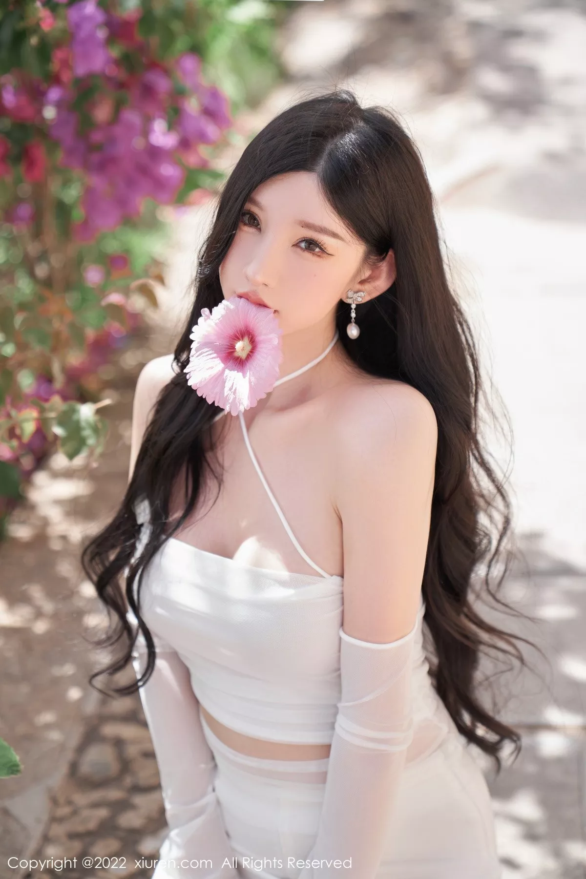 秀人集.com_[XiuRen秀人网]No.5271_女神周于希Sally心愿旅拍户外白色轻透服饰秀完美身材诱惑写真89P
