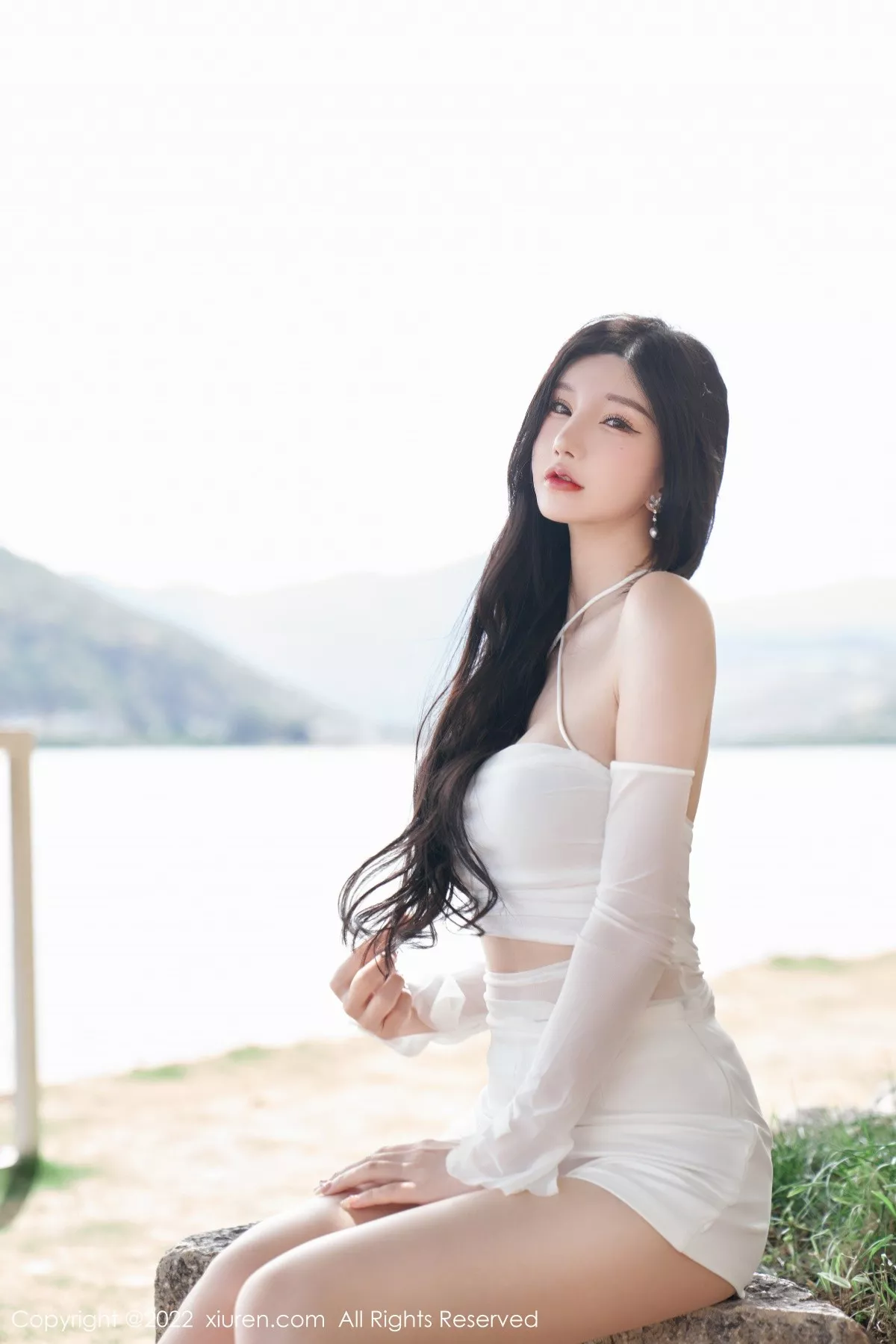 秀人集.com_[XiuRen秀人网]No.5271_女神周于希Sally心愿旅拍户外白色轻透服饰秀完美身材诱惑写真89P