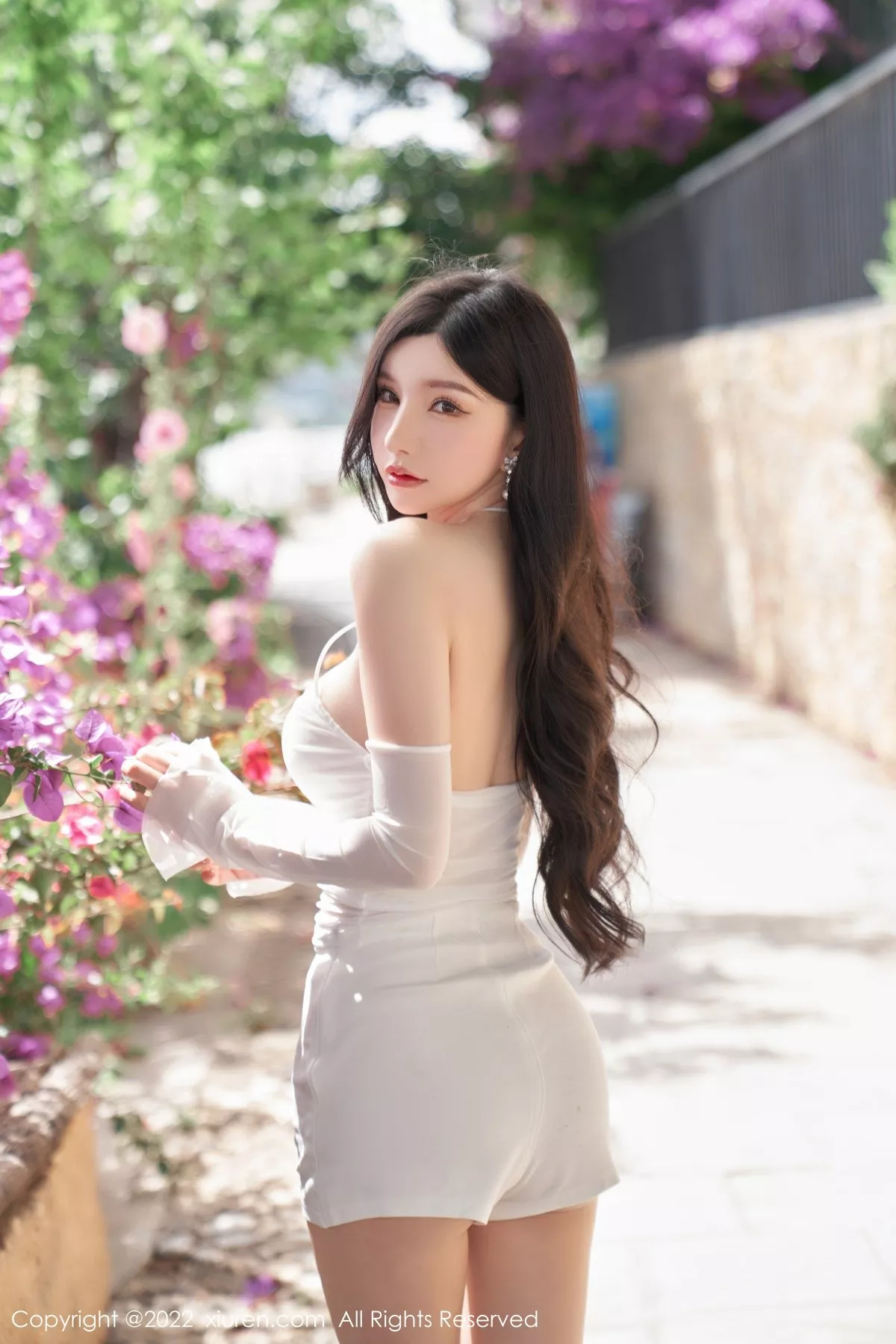 秀人集.com_[XiuRen秀人网]No.5271_女神周于希Sally心愿旅拍户外白色轻透服饰秀完美身材诱惑写真89P
