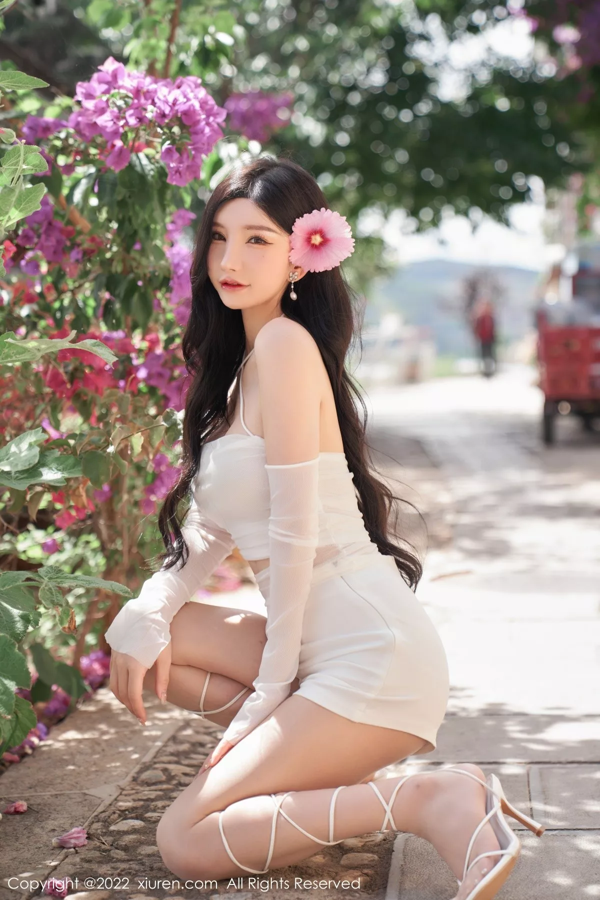 秀人集.com_[XiuRen秀人网]No.5271_女神周于希Sally心愿旅拍户外白色轻透服饰秀完美身材诱惑写真89P