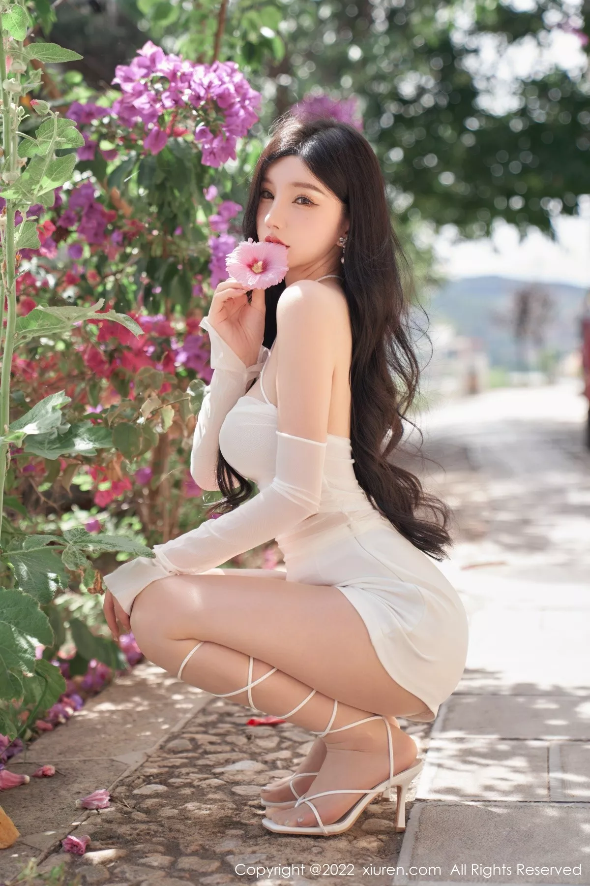 秀人集.com_[XiuRen秀人网]No.5271_女神周于希Sally心愿旅拍户外白色轻透服饰秀完美身材诱惑写真89P