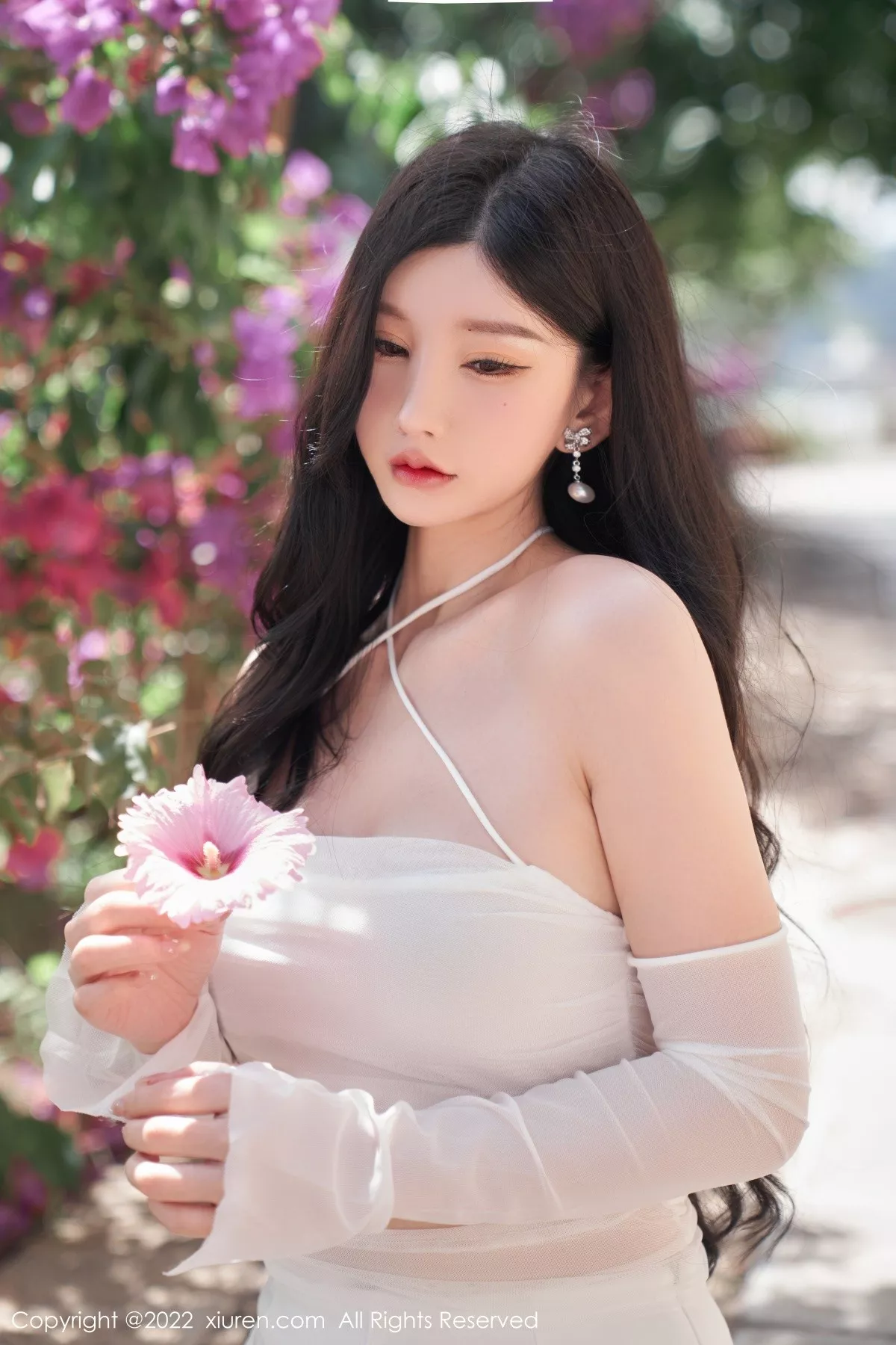 秀人集.com_[XiuRen秀人网]No.5271_女神周于希Sally心愿旅拍户外白色轻透服饰秀完美身材诱惑写真89P