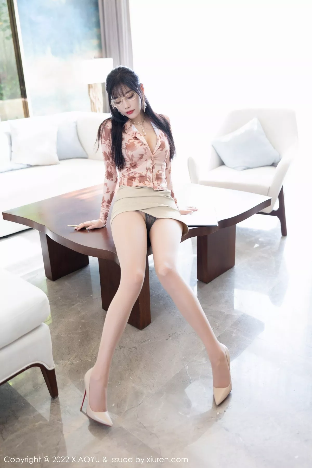 秀人集.com_[XiaoYu画语界]Vol.821_女神杨晨晨Yome心愿旅拍半脱露蕾丝内衣配超薄肉丝诱惑写真91P