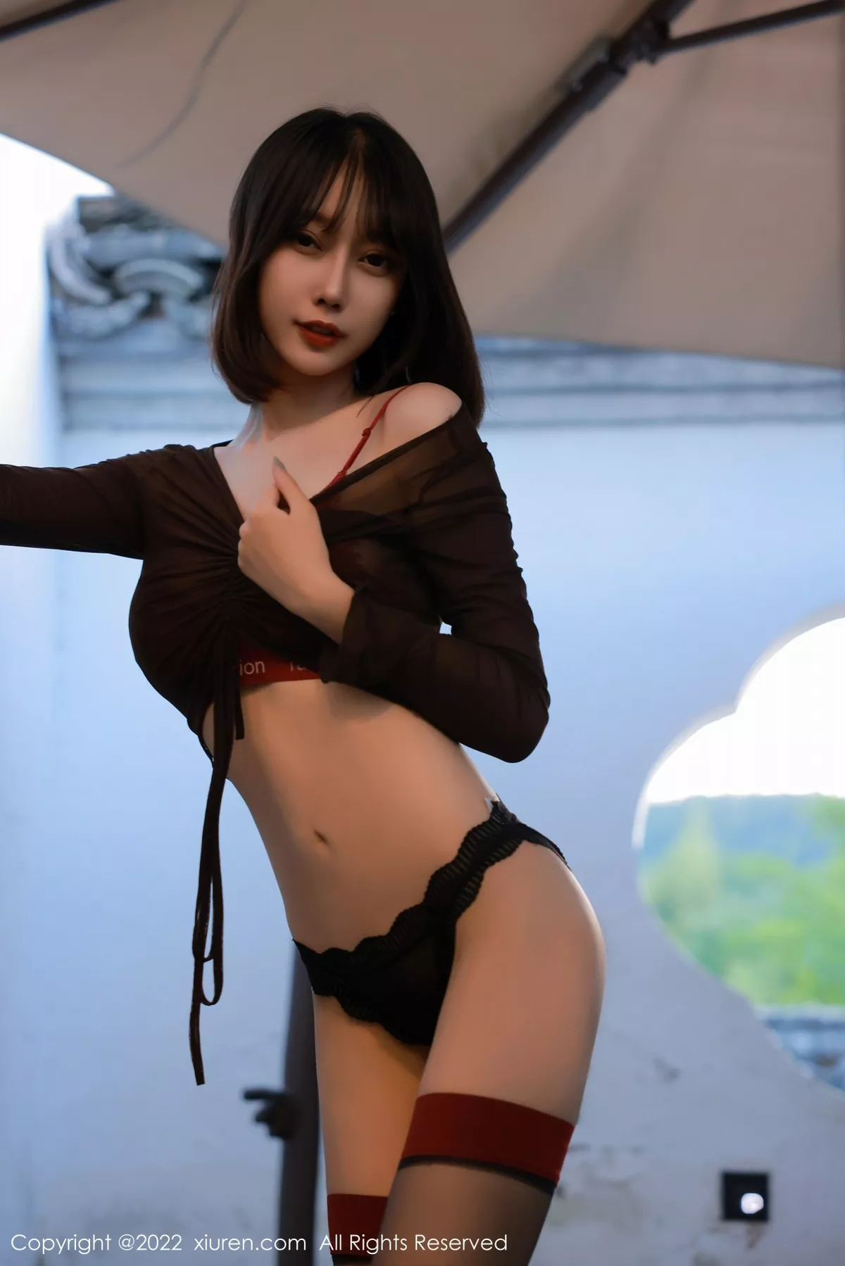 秀人集.com_[XiuRen秀人网]No.5283_模特玥儿玥er澳门旅拍半脱露红色蕾丝内衣秀完美身材诱惑写真52P