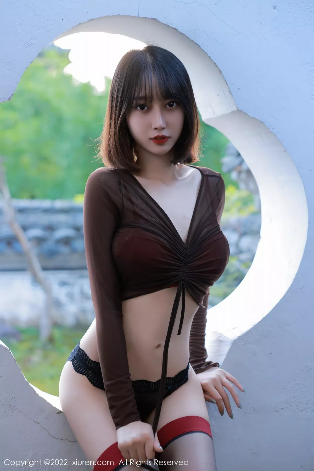 秀人集.com_[XiuRen秀人网]No.5283_模特玥儿玥er澳门旅拍半脱露红色蕾丝内衣秀完美身材诱惑写真52P