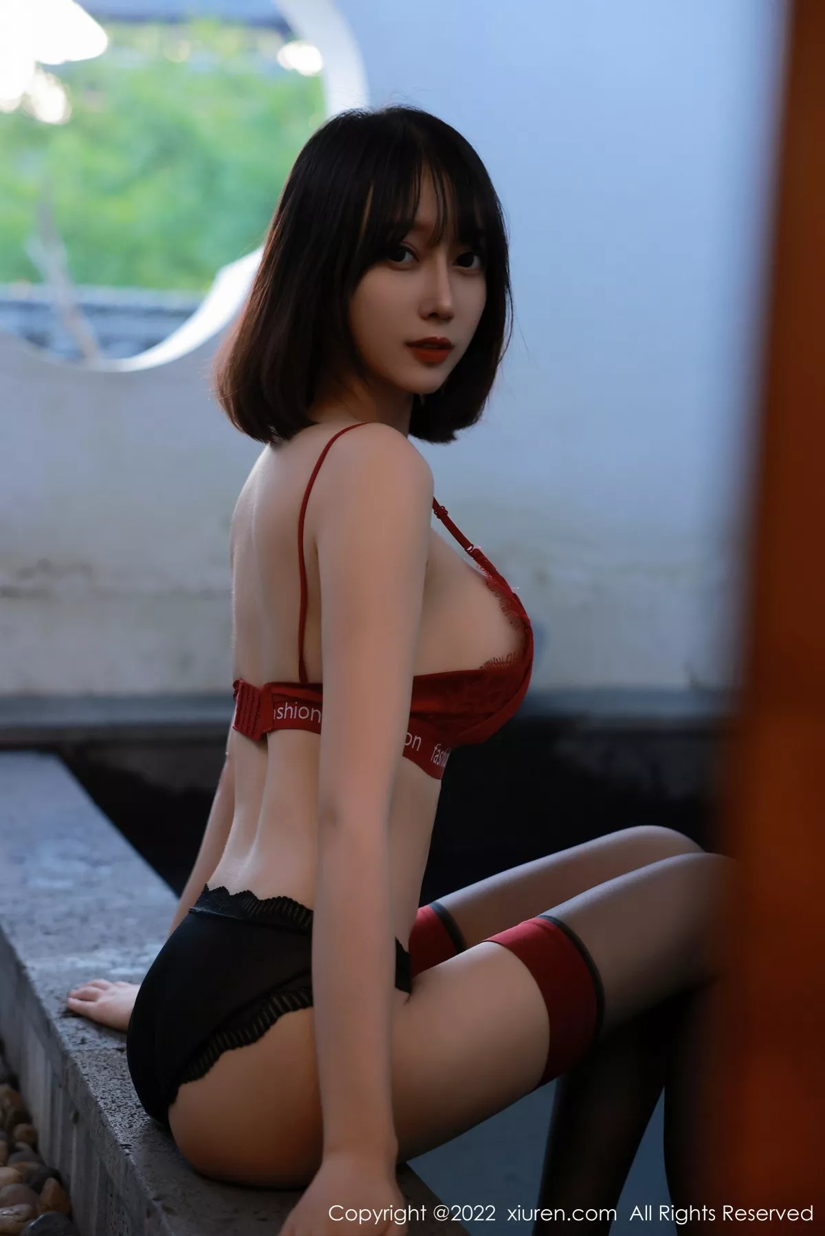 秀人集.com_[XiuRen秀人网]No.5283_模特玥儿玥er澳门旅拍半脱露红色蕾丝内衣秀完美身材诱惑写真52P