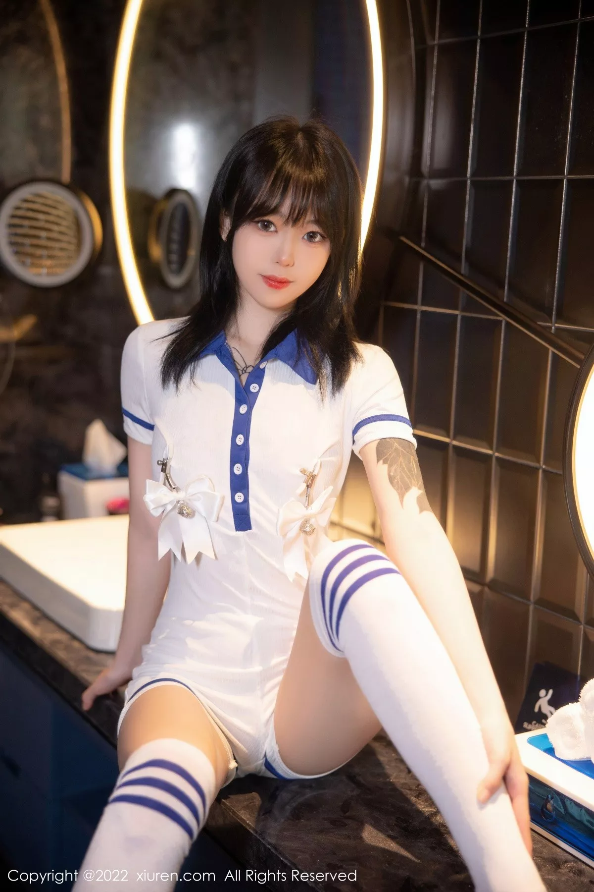 秀人集.com_[XiuRen秀人网]No.5291_模特奶瓶性感白色水手服饰配白色长袜秀苗条身材迷人美腿写真88P