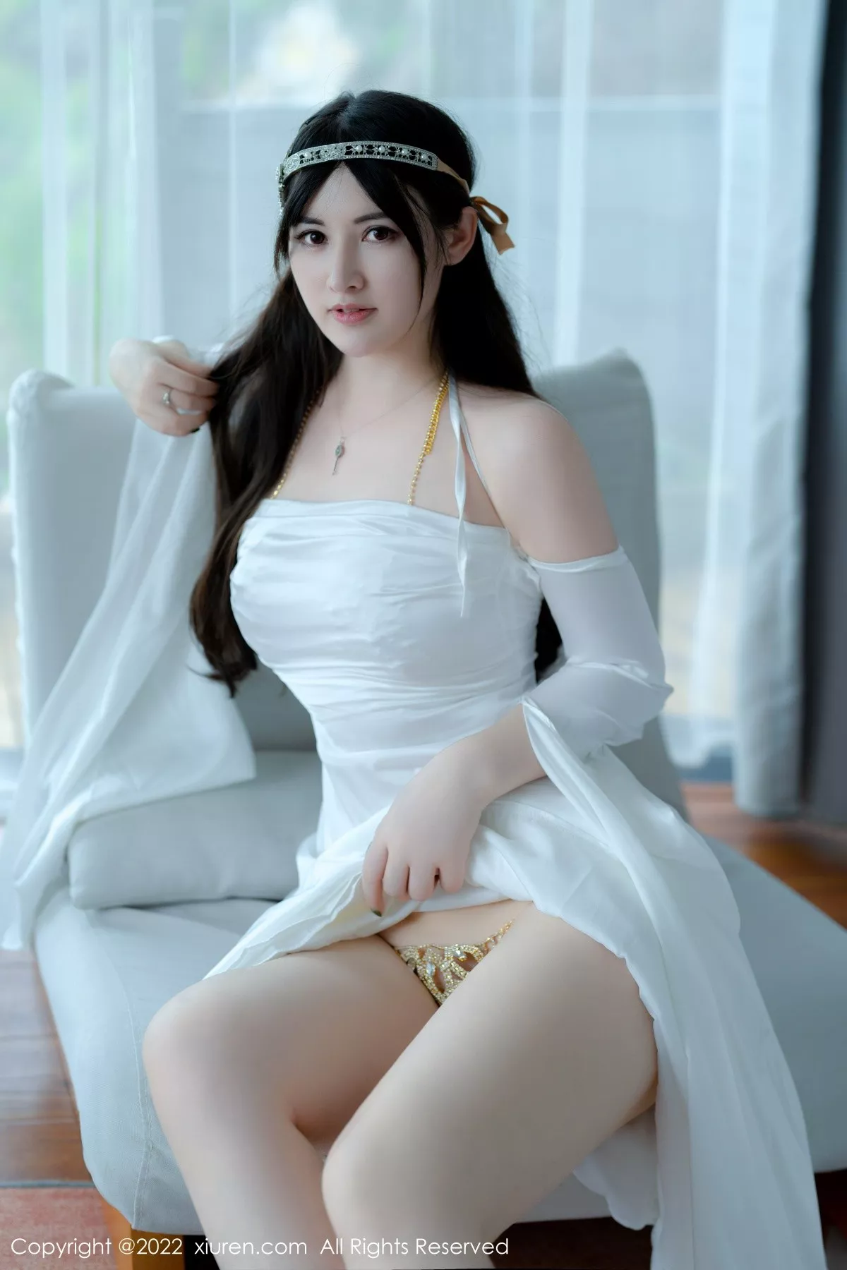秀人集.com_[XiuRen秀人网]No.5288_模特诗诗kiki大理旅拍白色露肩长裙秀诱人金色内衣惹火诱惑写真59P