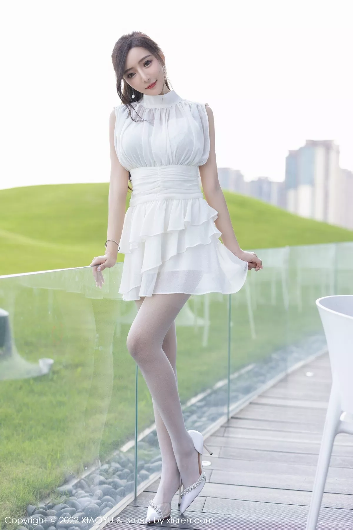 秀人集.com_[XiaoYu画语界]Vol.822_女神王馨瑶yanni性感白色连衣裙配开档白丝露蕾丝内衣诱惑写真84P