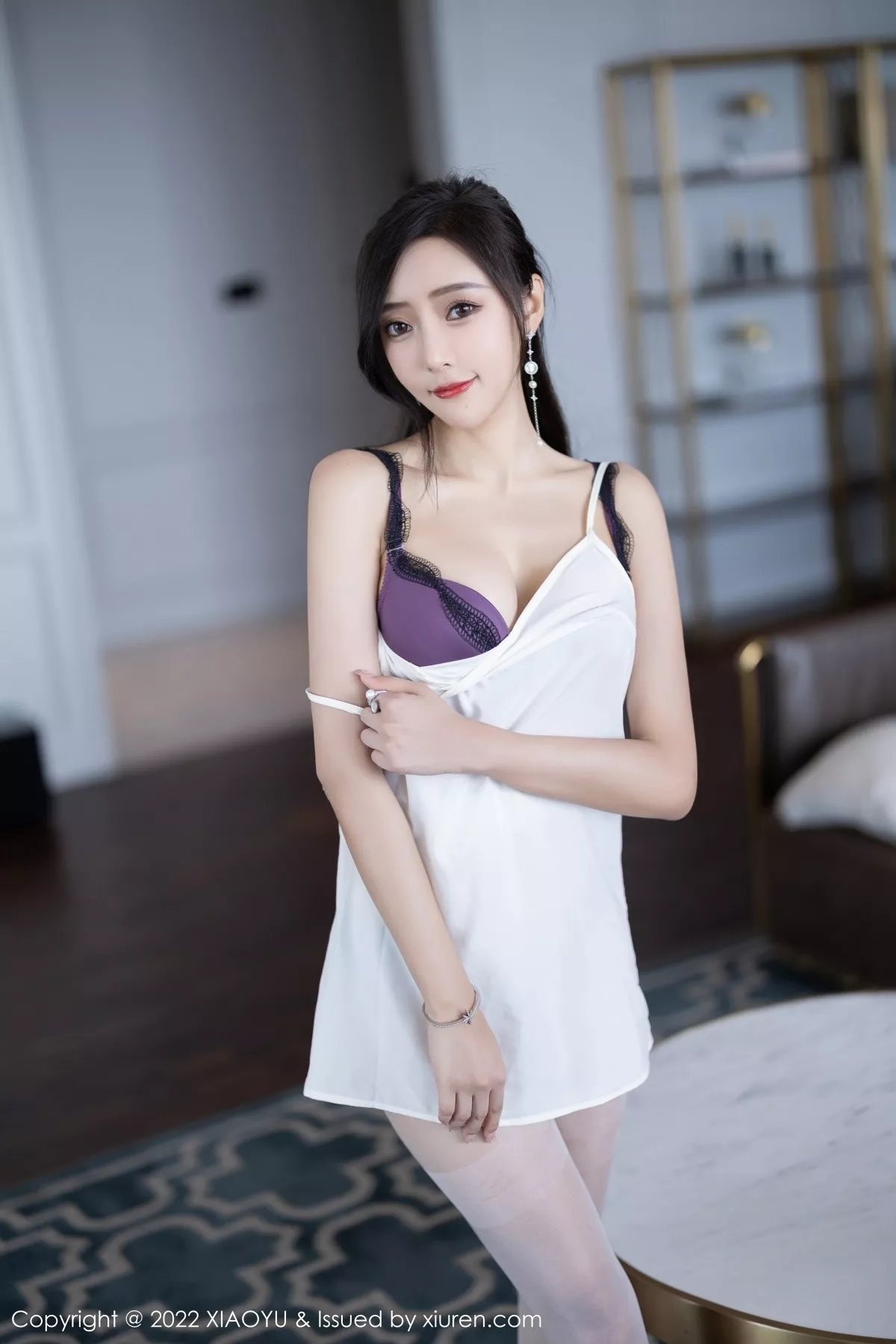秀人集.com_[XiaoYu画语界]Vol.822_女神王馨瑶yanni性感白色连衣裙配开档白丝露蕾丝内衣诱惑写真84P