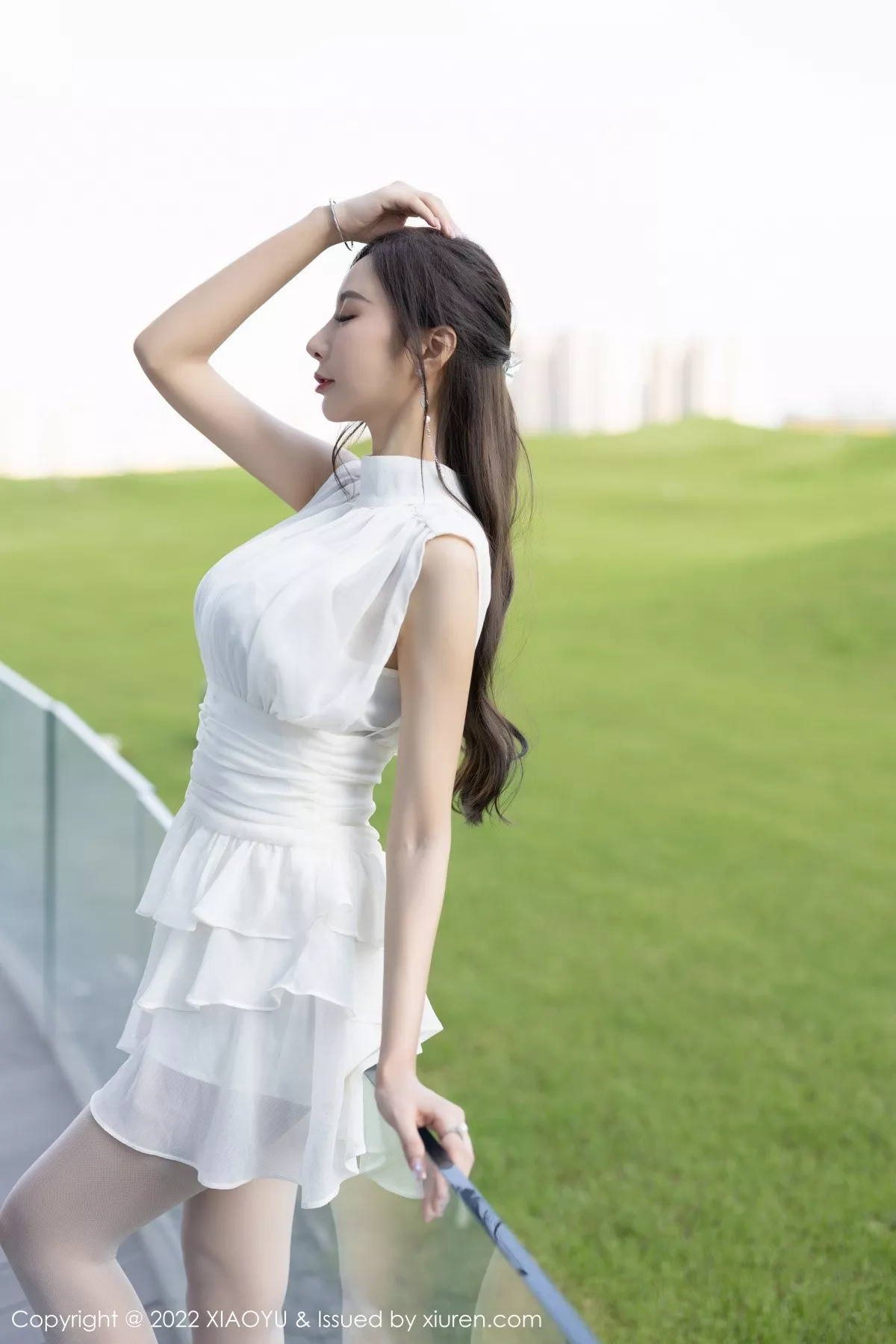 秀人集.com_[XiaoYu画语界]Vol.822_女神王馨瑶yanni性感白色连衣裙配开档白丝露蕾丝内衣诱惑写真84P