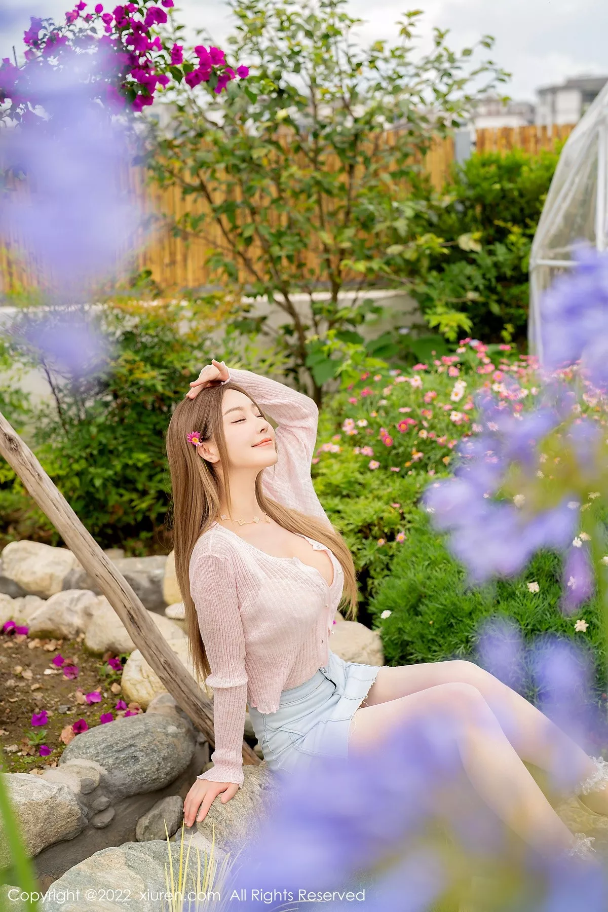 秀人集.com_[XiuRen秀人网]No.5295_女神朱可儿Flora大理旅拍粉色上衣配超薄无内肉丝撩人诱惑写真71P