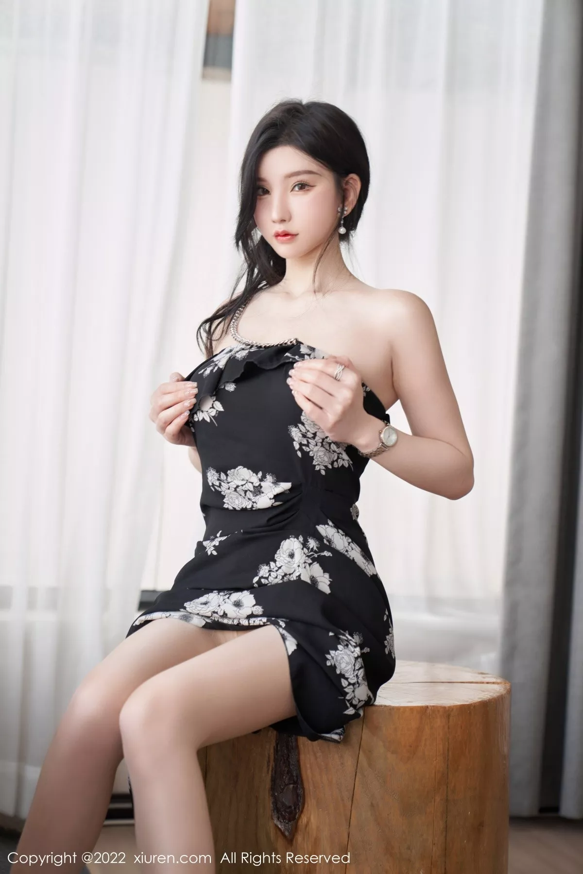 秀人集.com_[XiuRen秀人网]No.5307_女神周于希Sally心愿旅拍黑色露肩连衣长裙秀完美身材诱惑写真90P