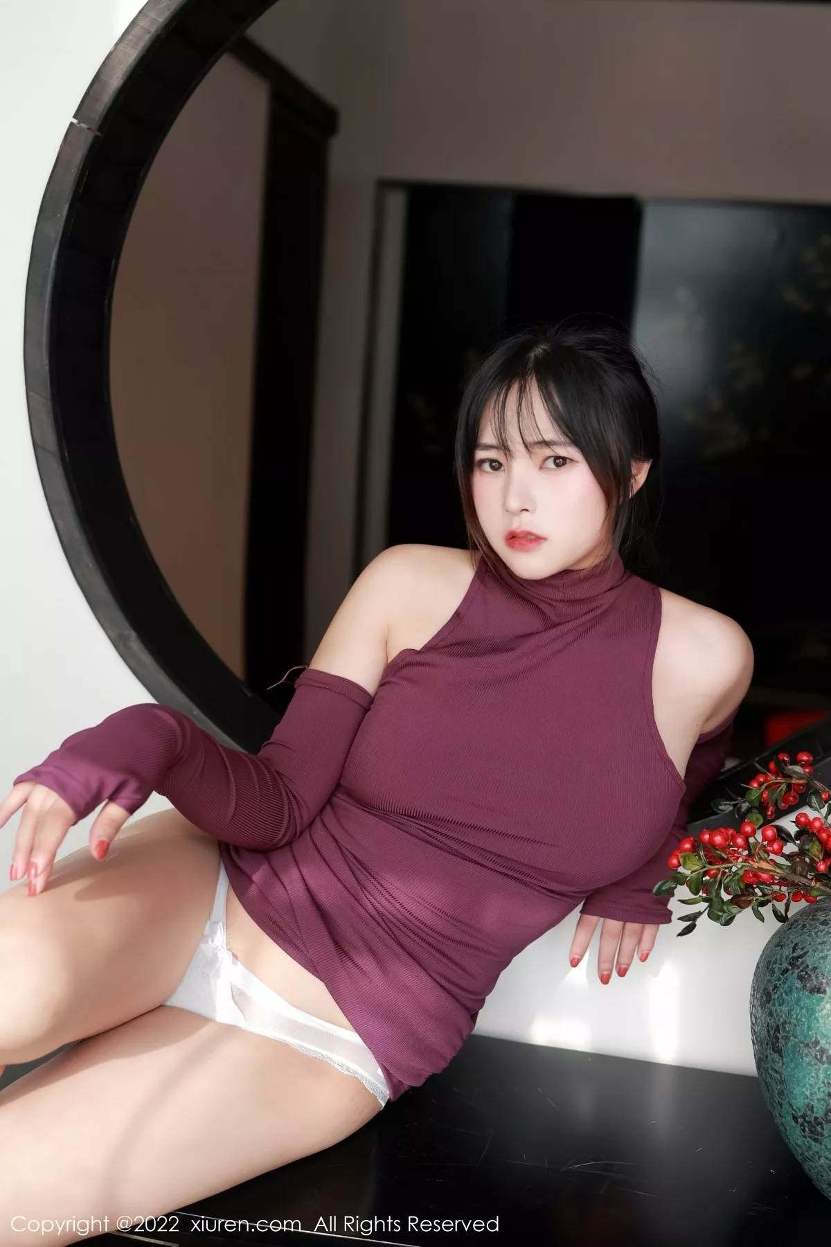 秀人集.com_[XiuRen秀人网]No.5302_模特奈沐子澳门旅拍室内场景紫红色连衣裙秀曼妙身材诱惑写真46P